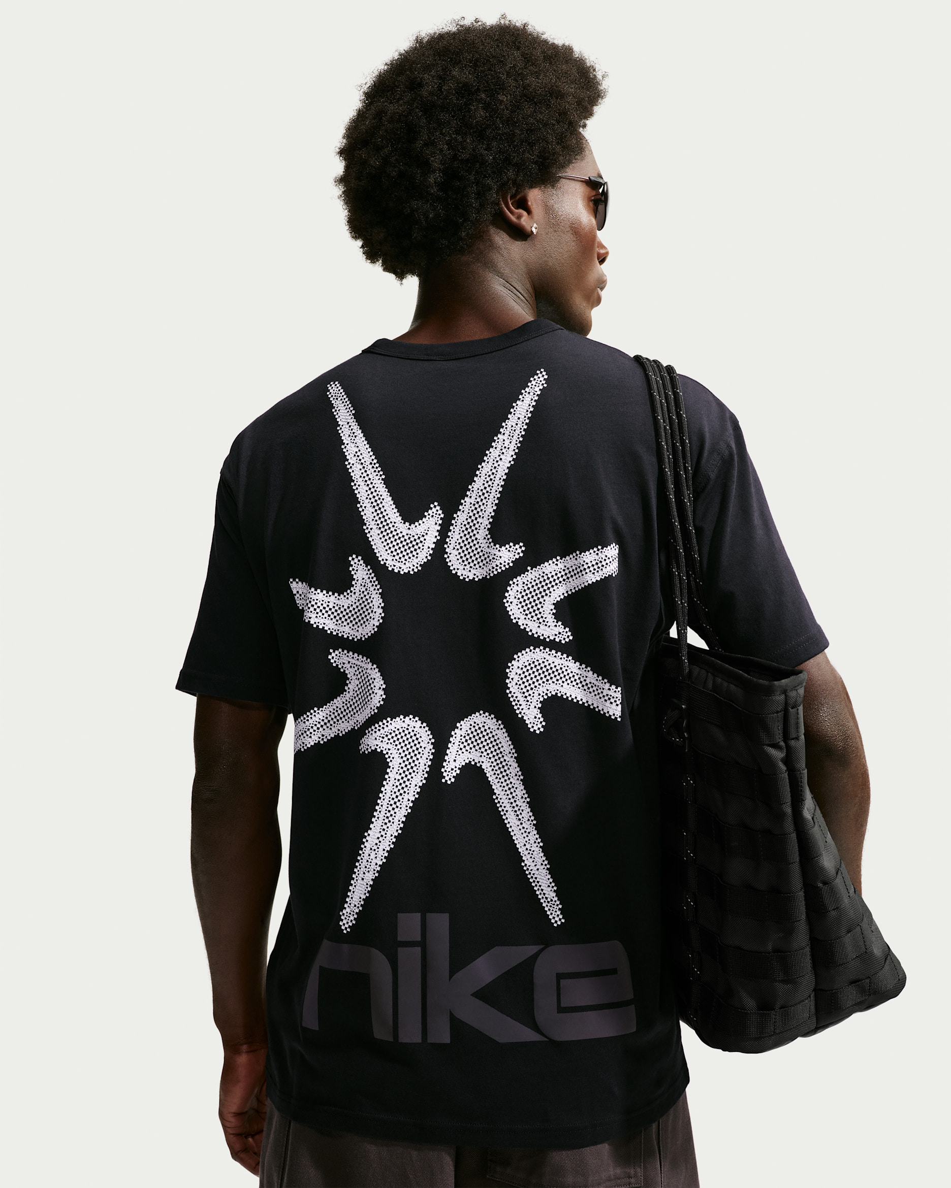 Nike Sportswear Men's T-Shirt - Black