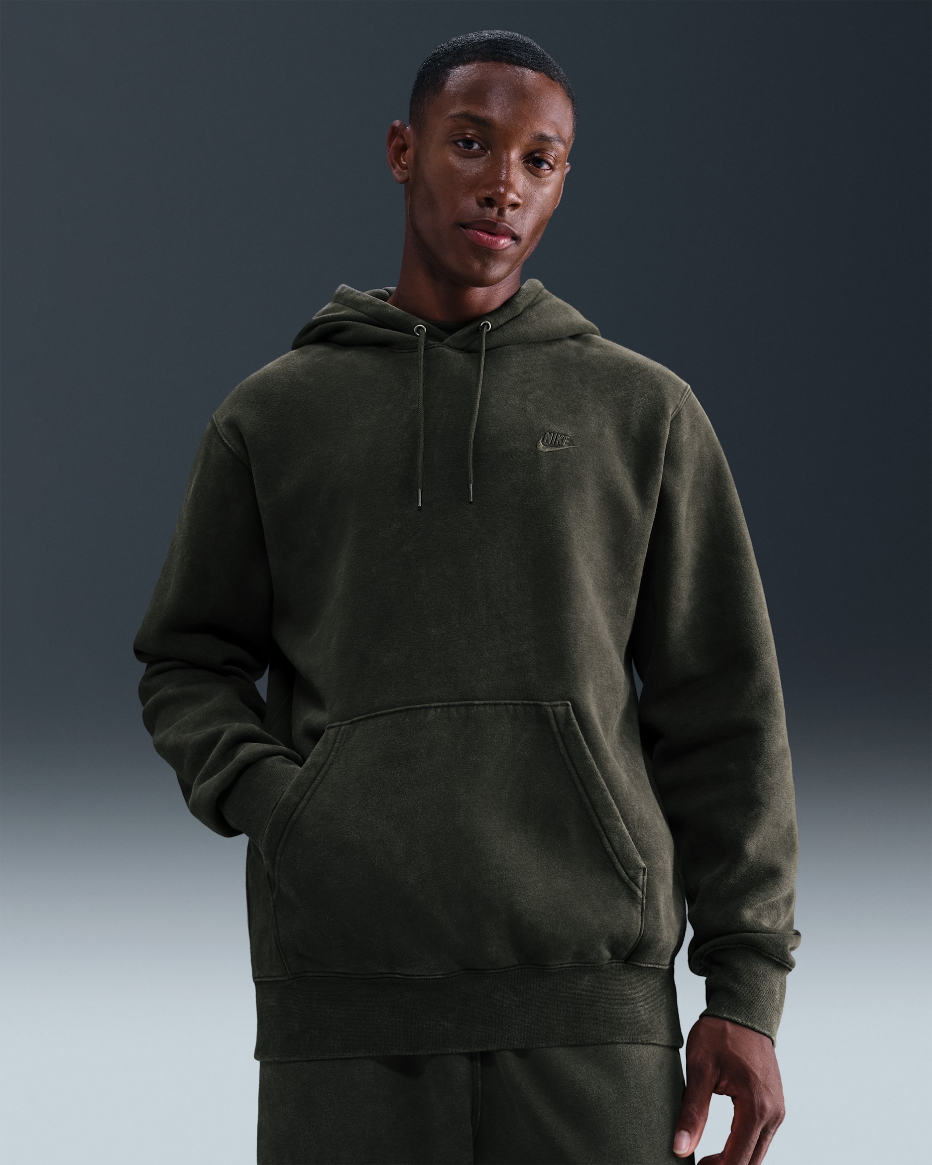 Sudadera con gorro de tejido Fleece prelavada para hombre Nike Sportswear Club - Secuoya/Secuoya