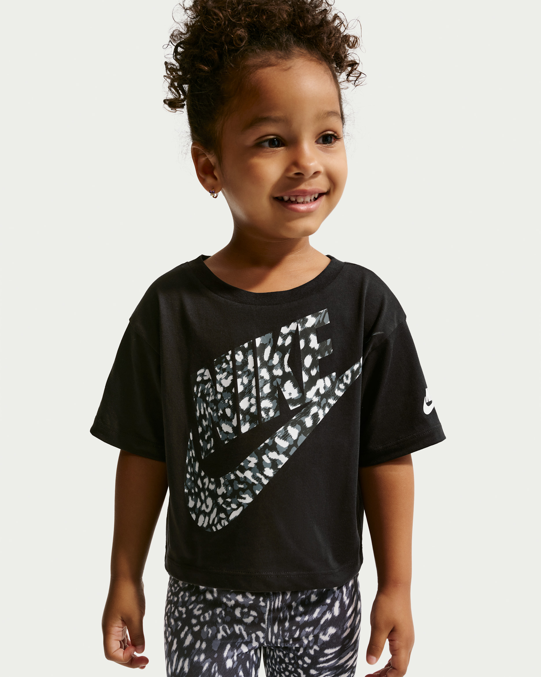 Playera de animal print infantil Nike - Negro
