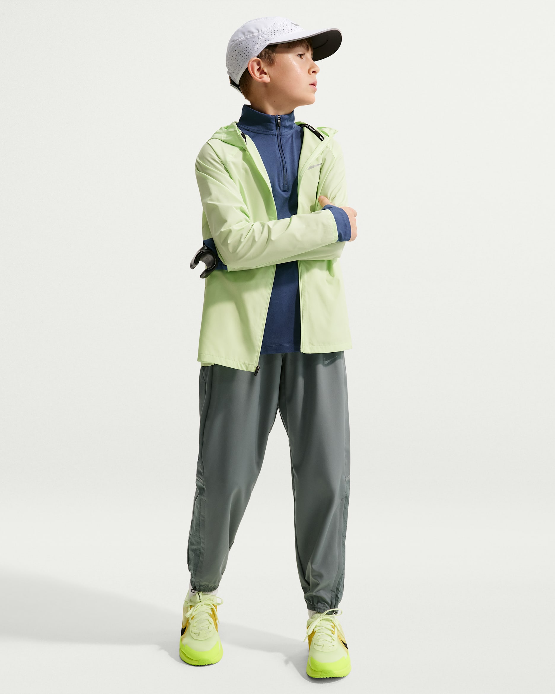 Nike Miler Older Kids' Dri-FIT Woven Trousers - Smoke Grey