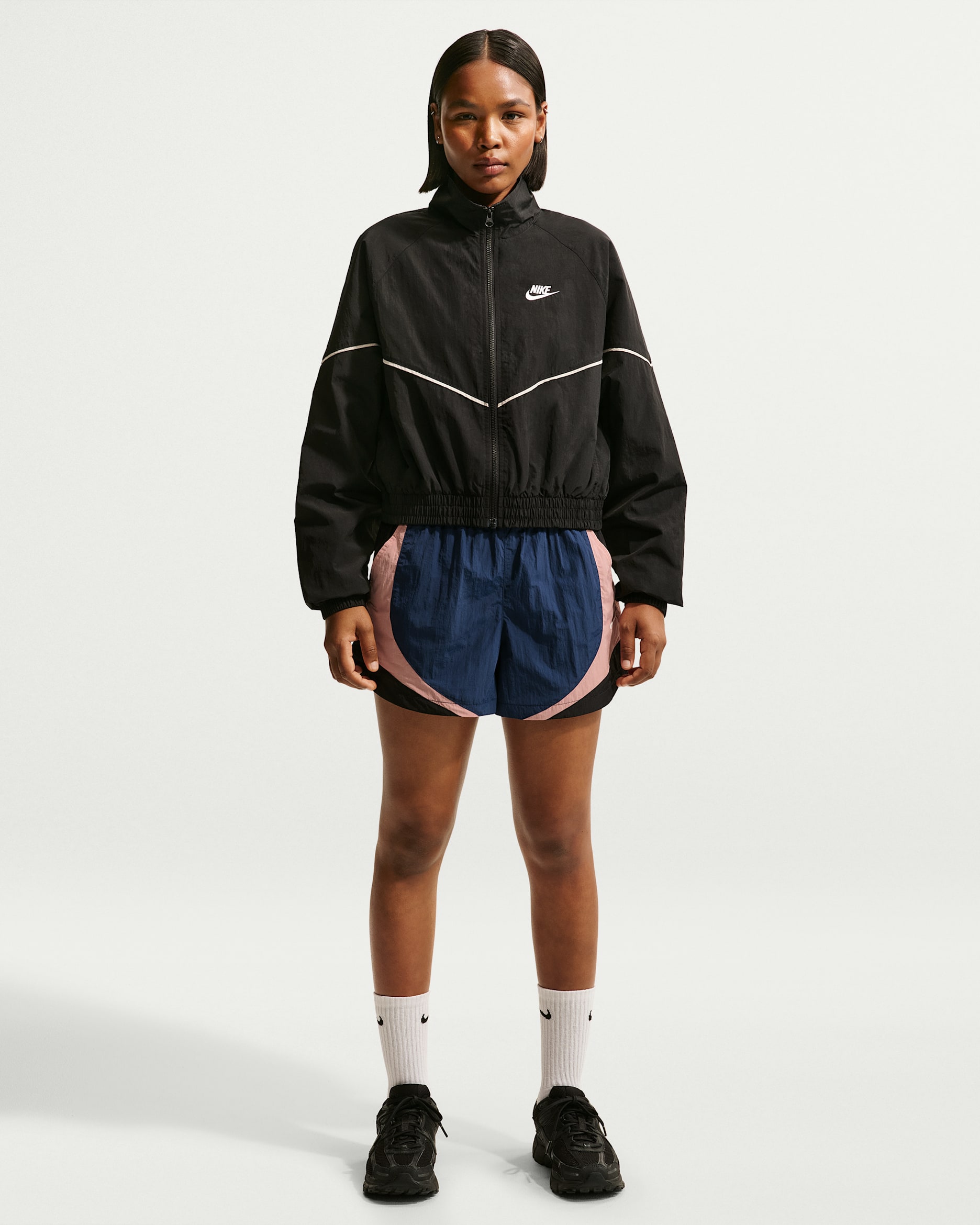 Nike Sportswear Pantalons curts de xandall folgats de cintura mitjana de 8 cm - Dona - Midnight Navy/Negre/Particle Pink/Sail