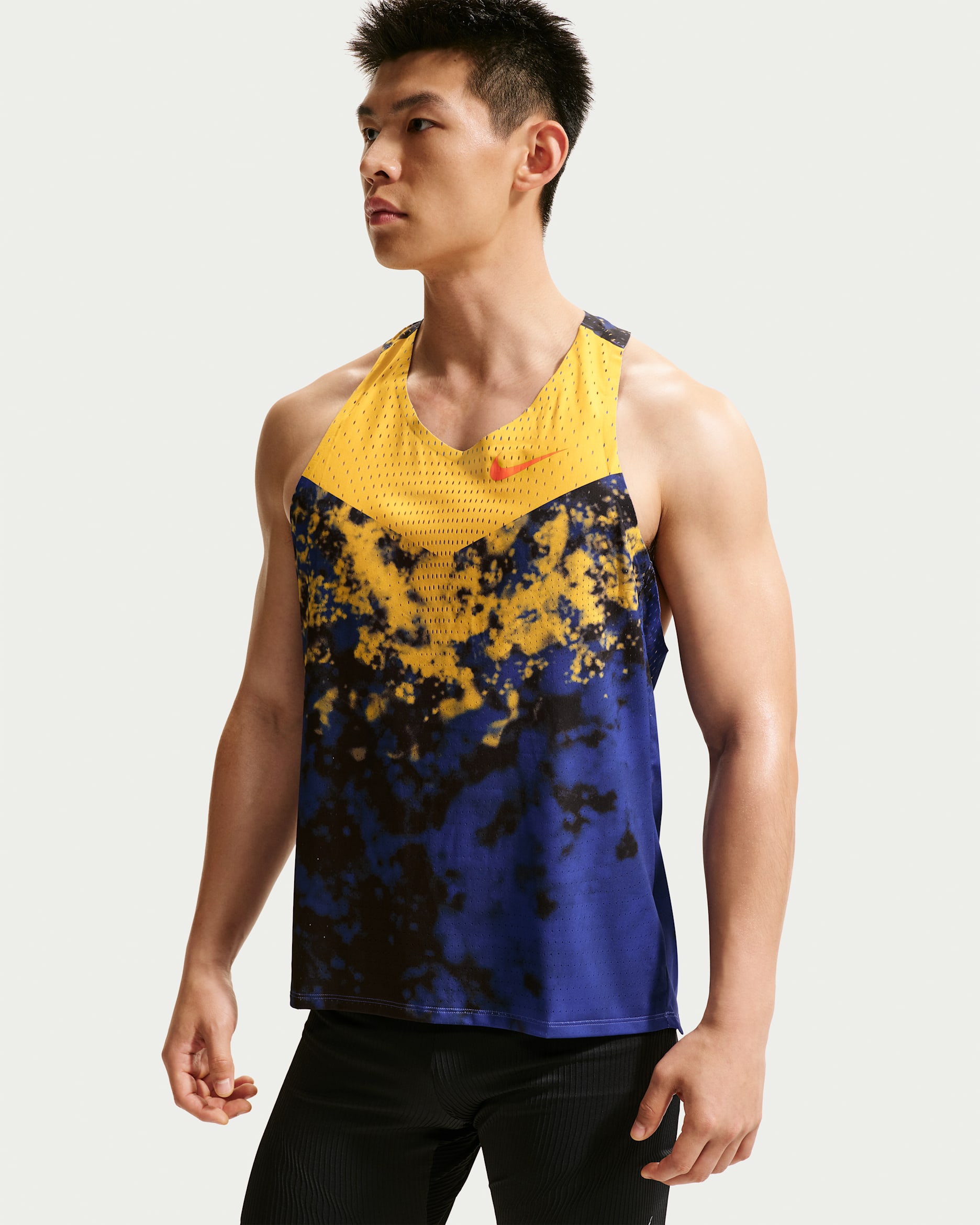 Nike AeroSwift Dri-FIT ADV-løbeundertrøje til mænd - Citron Pulse/Lapis/Bright Crimson