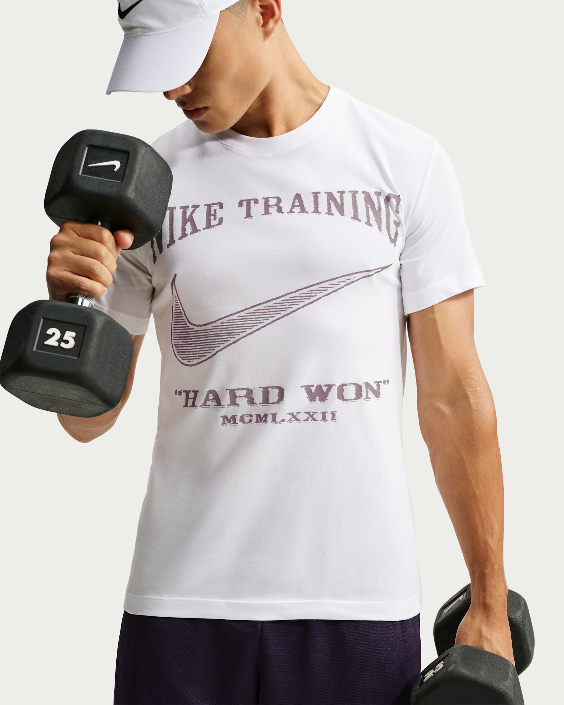 ナイキ メンズ Dri-FIT Tシャツ - ホワイト/パープルスモーク