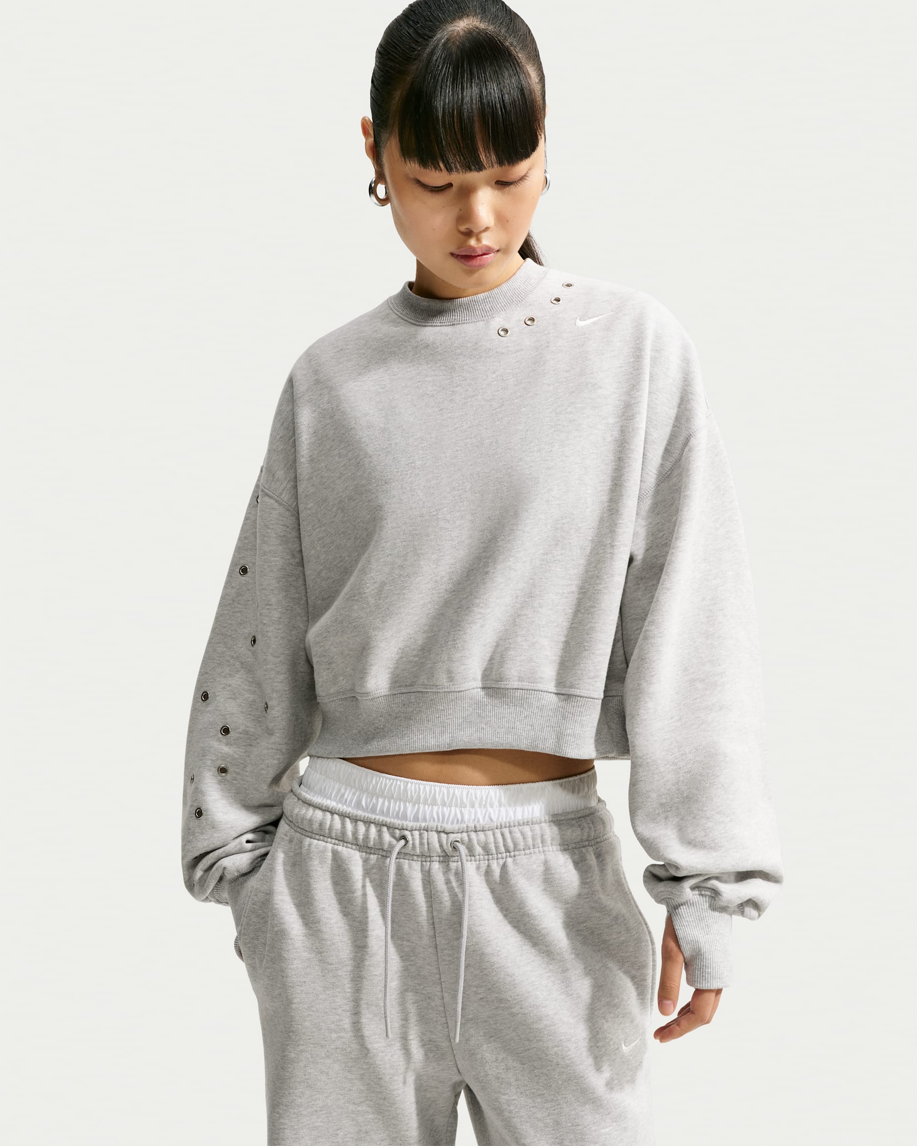Sweat court et oversize à col ras-du-cou Nike Studio Fleece Medium Weight pour femme - Wolf Grey/Heather/Sail