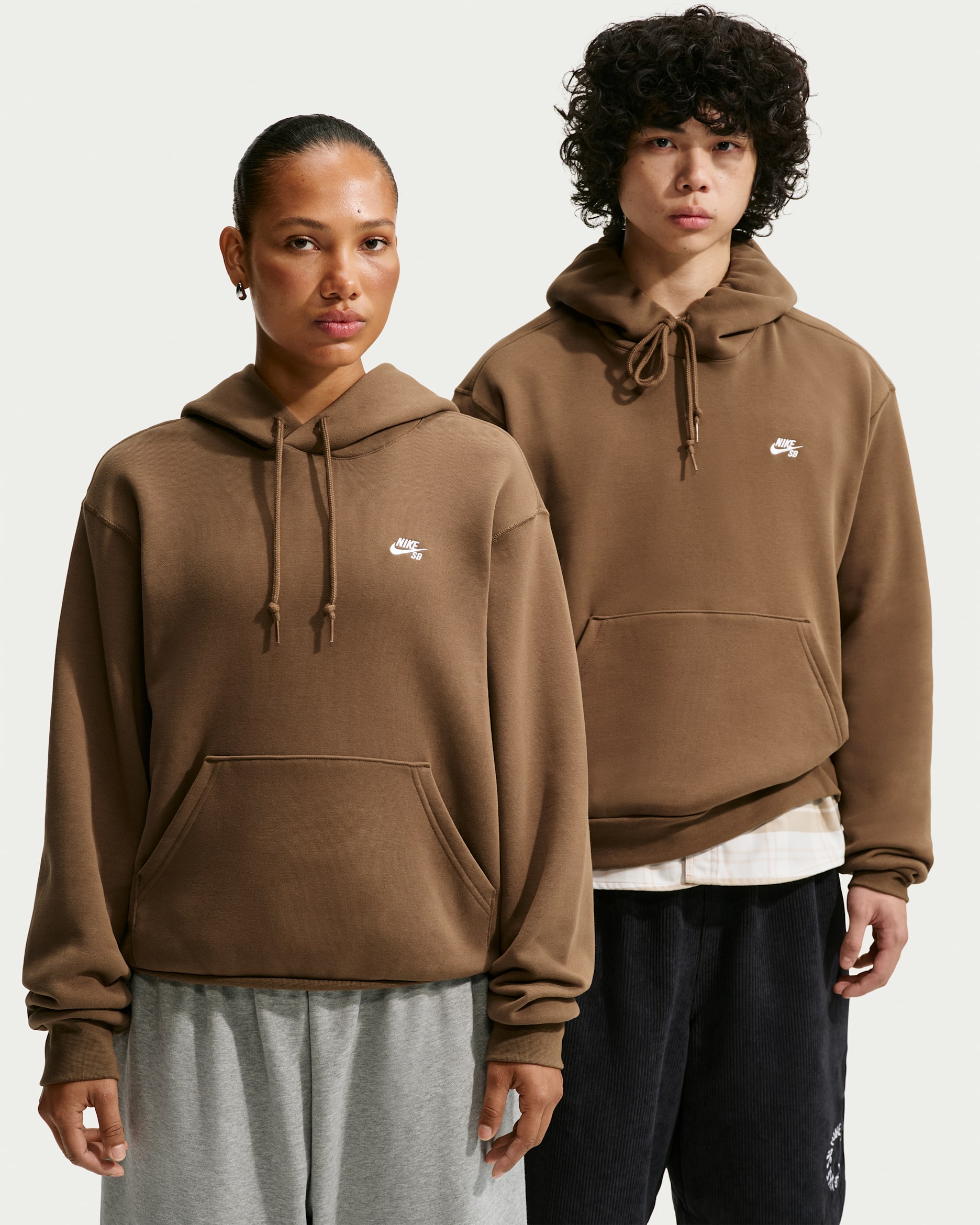 Skatehuvtröja i fleece Nike SB för män - Mosswood Brown/Vit
