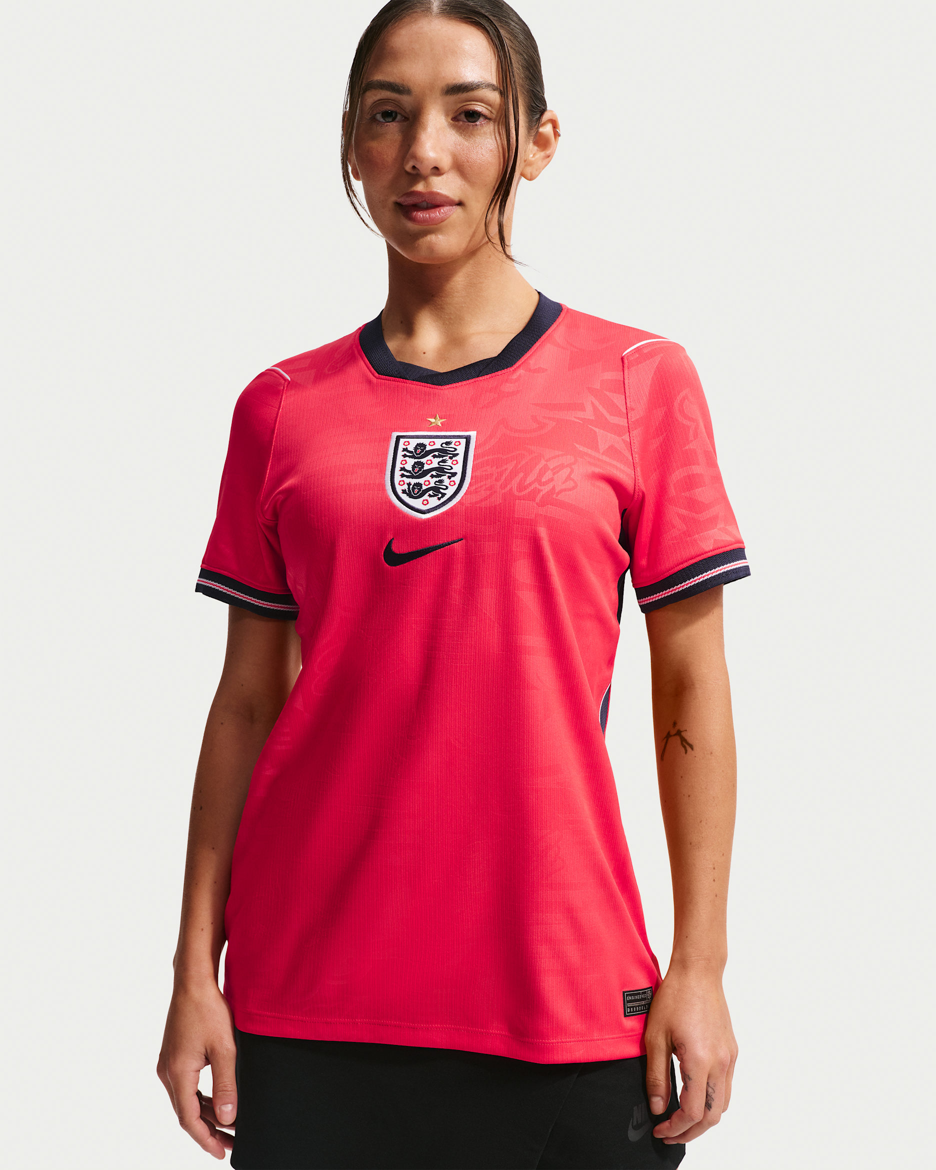 England 2026 Stadium Nike Dri-FIT Replica-fotballdrakt til dame (bortedrakt) - Speed Red/Obsidian/Hvit/Obsidian