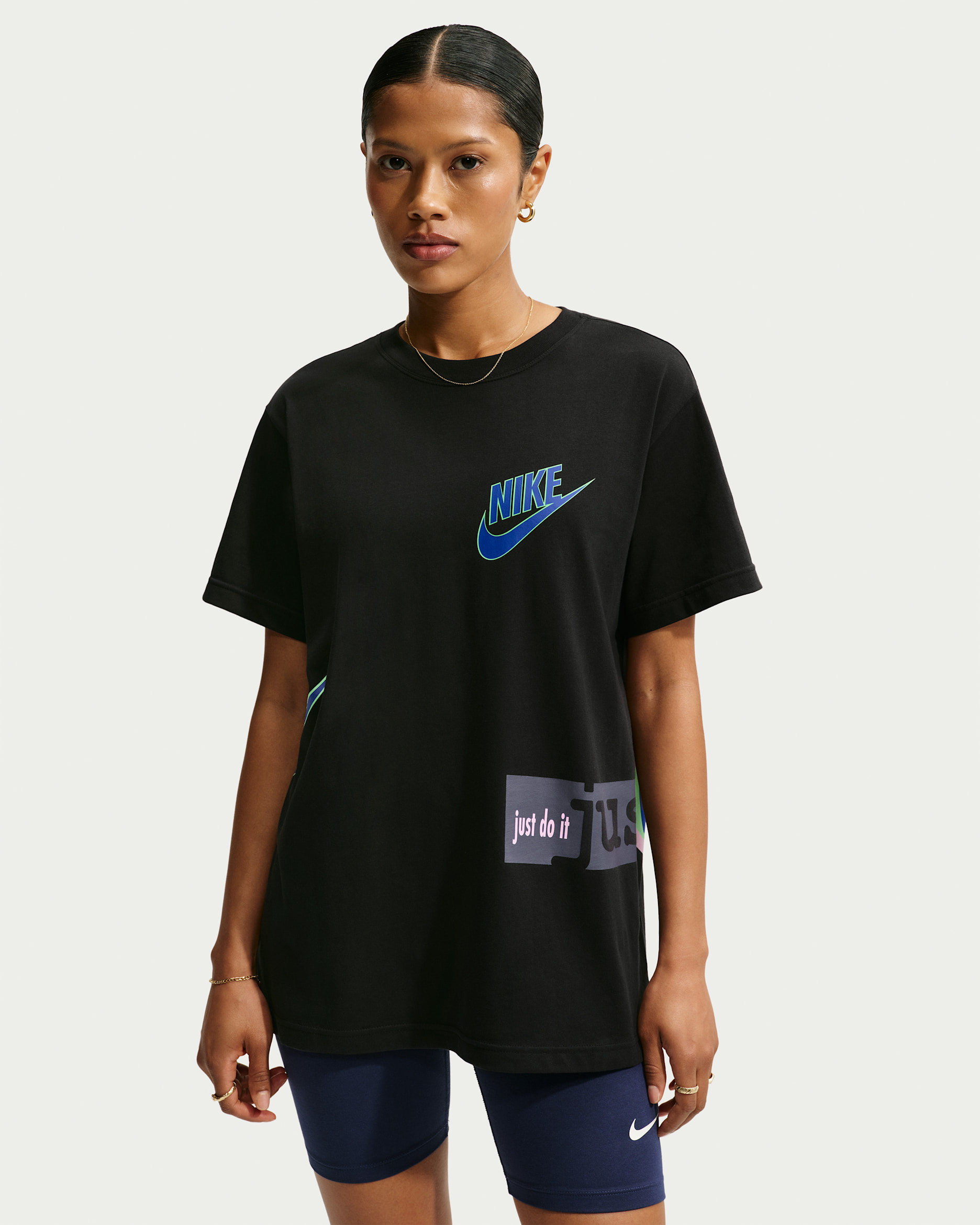 Nike Sportswear Classic Women's Oversized T-Shirt - Black
