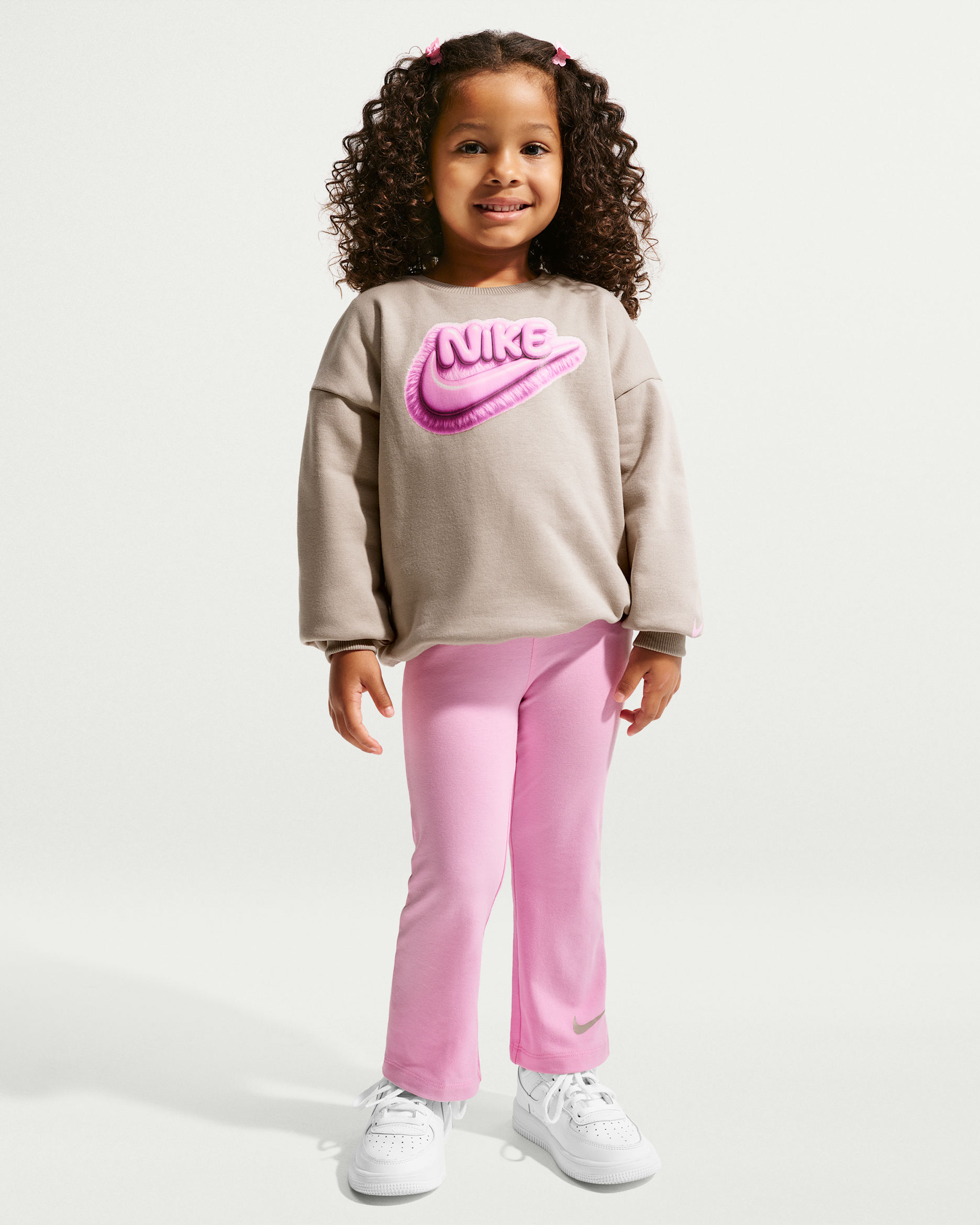 Conjunto de leggings y sudadera de cuello redondo Dream Float Boyfriend infantil Nike - Rosa amanecer