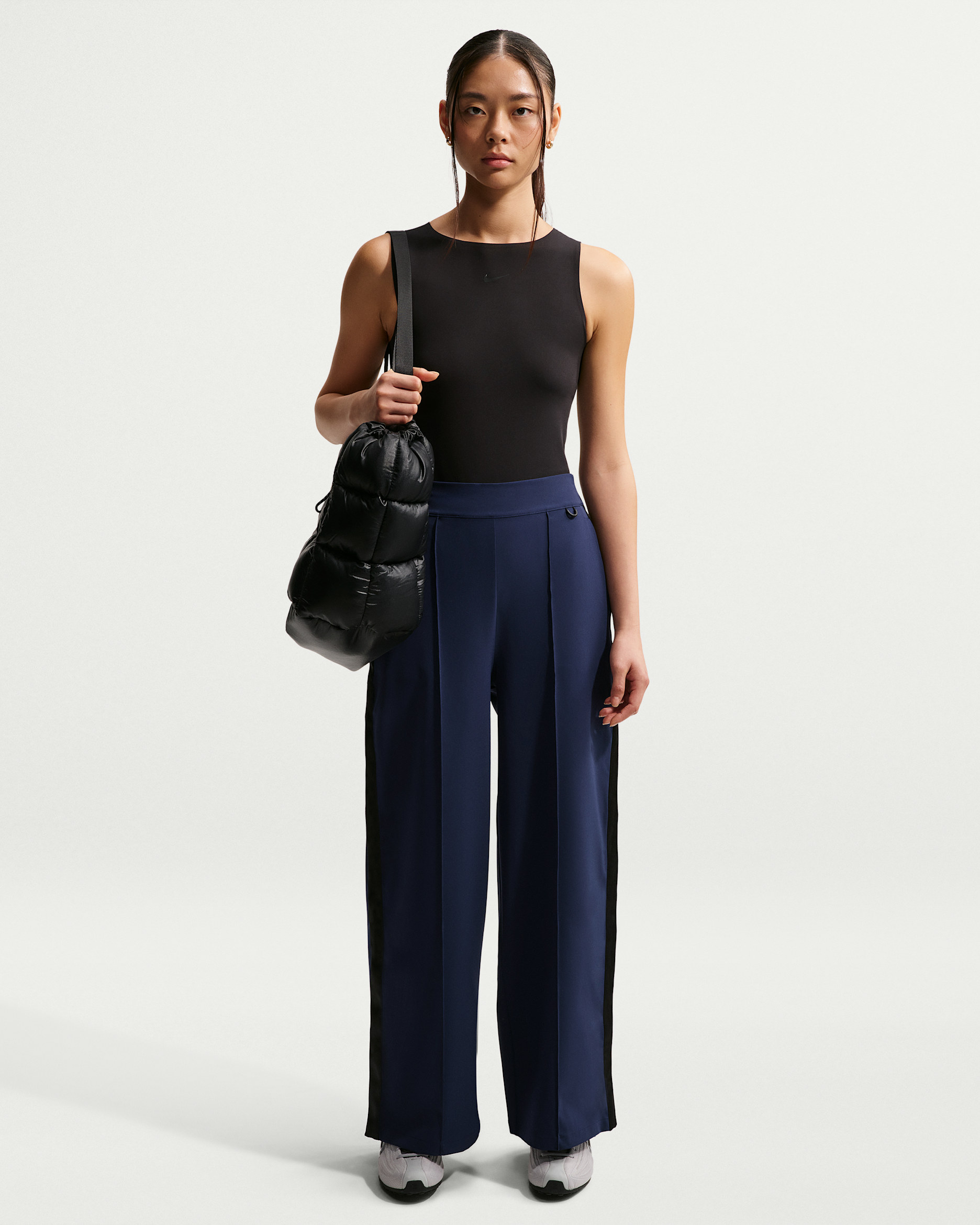 나이키 24.7 퍼펙트스트레치 여성 드라이 핏 하이웨이스트 루즈 핏 테어어웨이 팬츠 - 미드나이트 네이비/블랙/다크 옵시디언