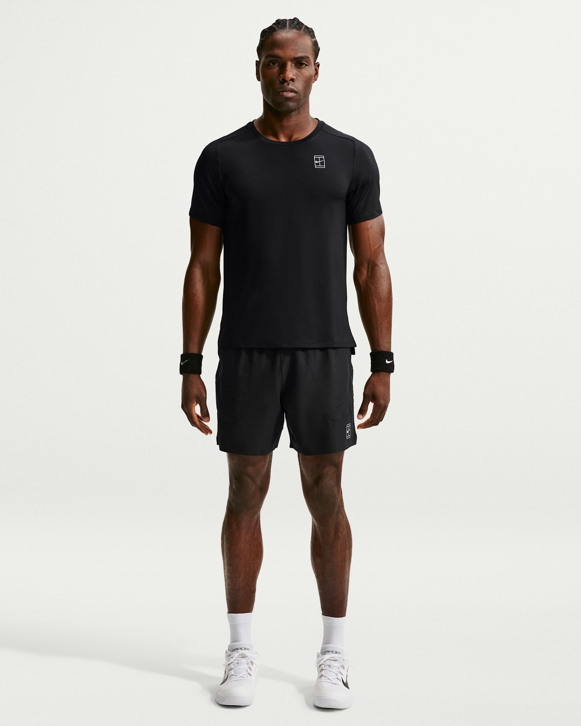NikeCourt Advantage Dri-FIT 15 cm Erkek Tenis Şortu - Siyah/Beyaz