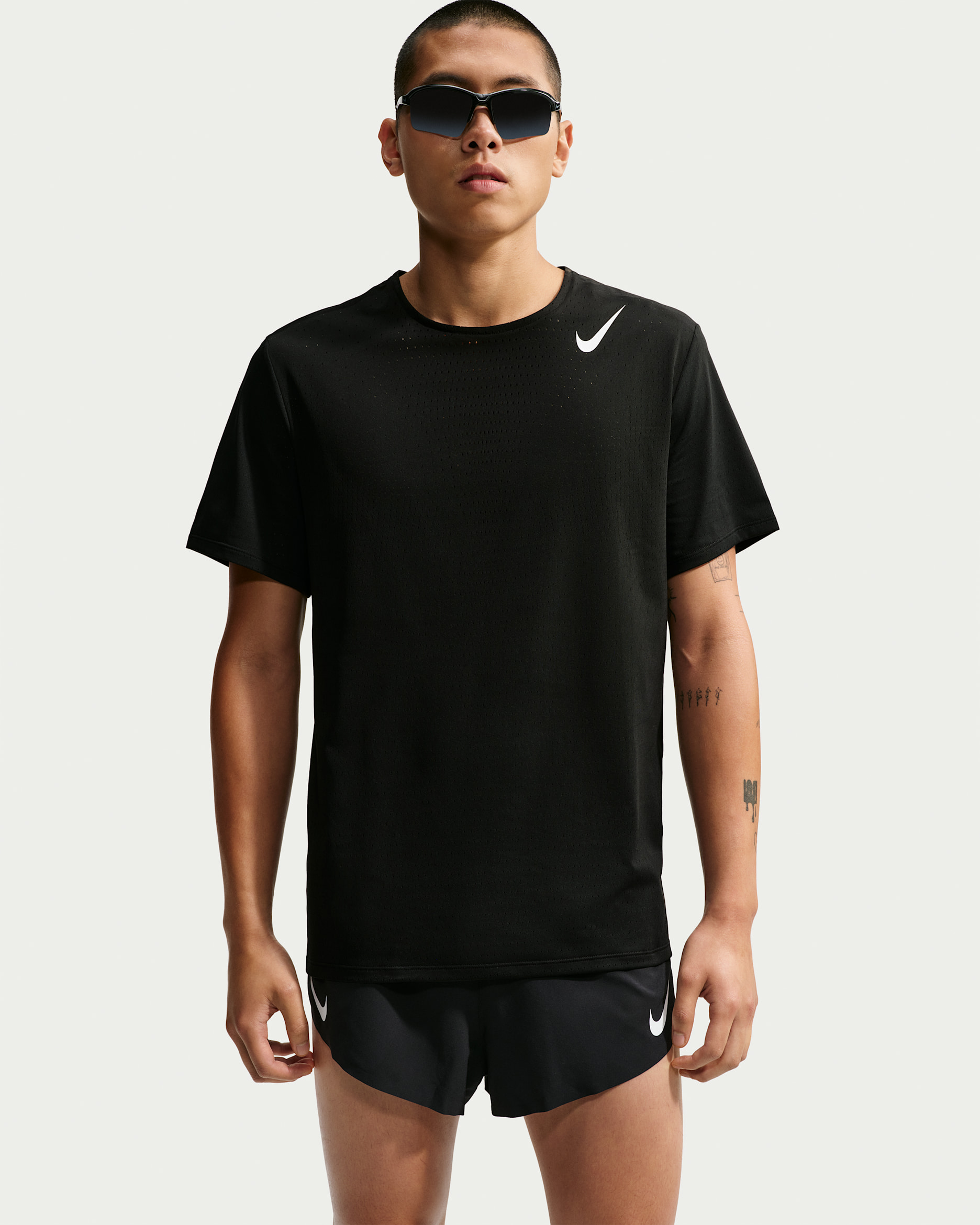 ナイキ エアロスイフト メンズ Dri-FIT ADV ショートスリーブ ランニングトップ - ブラック/サミットホワイト