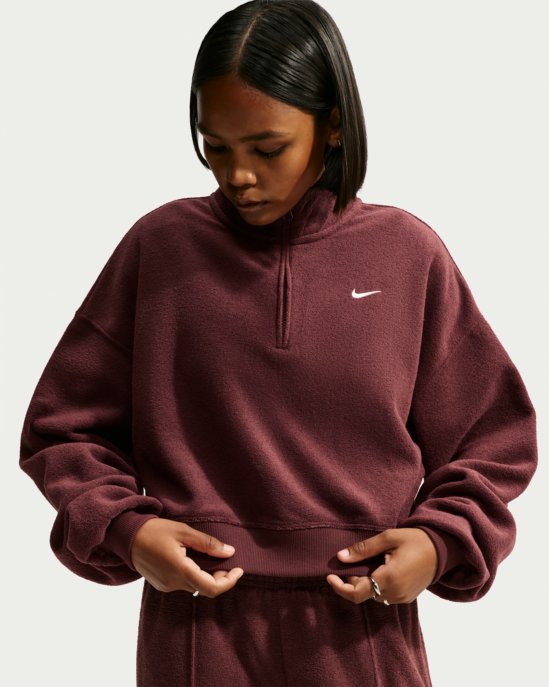 Top cropped oversized de cierre de 1/4 para mujer Nike Studio Fleece Medium-Weight Plush - Dátil místico/Vela