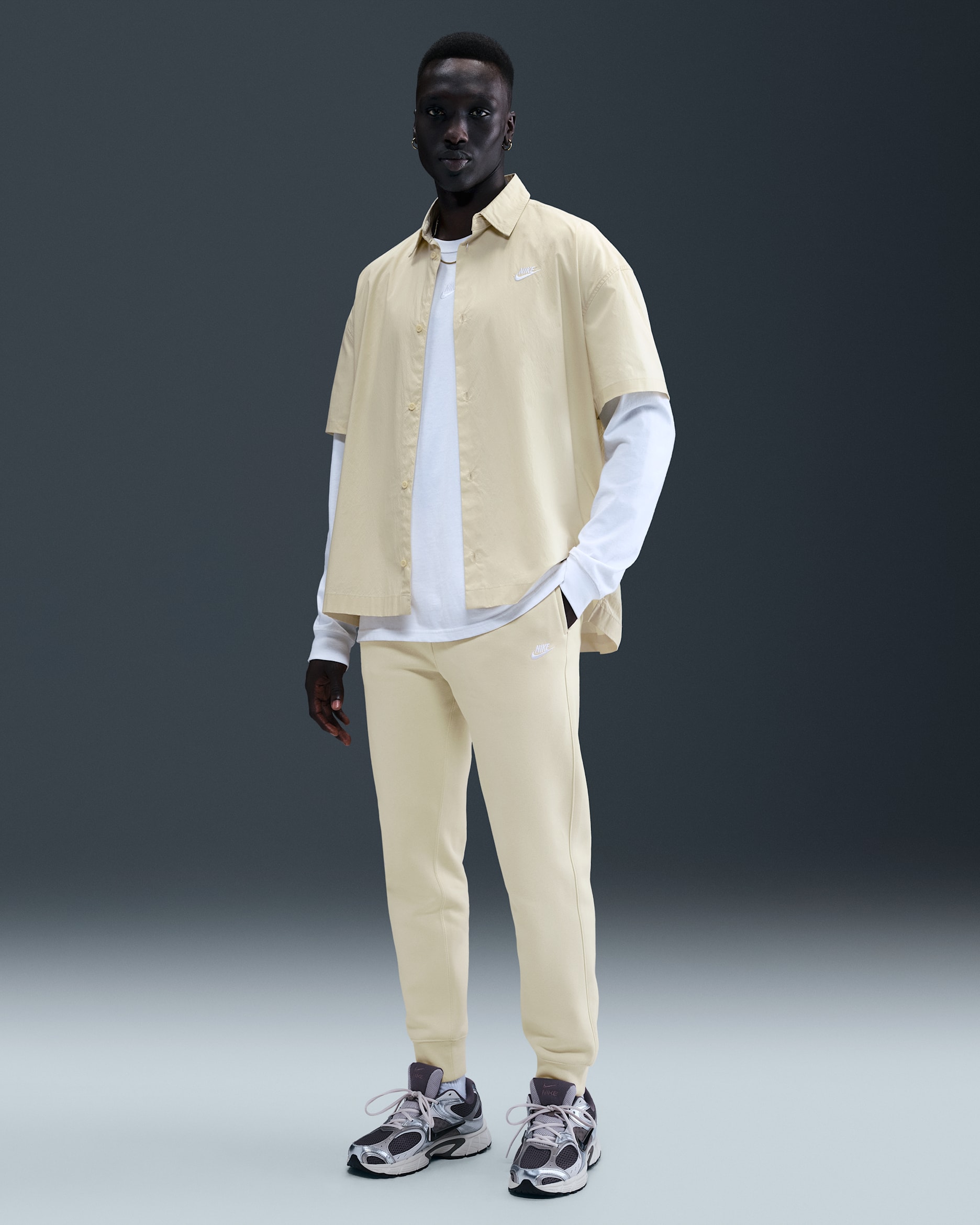 Pantalon de jogging Nike Sportswear Club pour Homme - Light Khaki/Light Khaki/Blanc