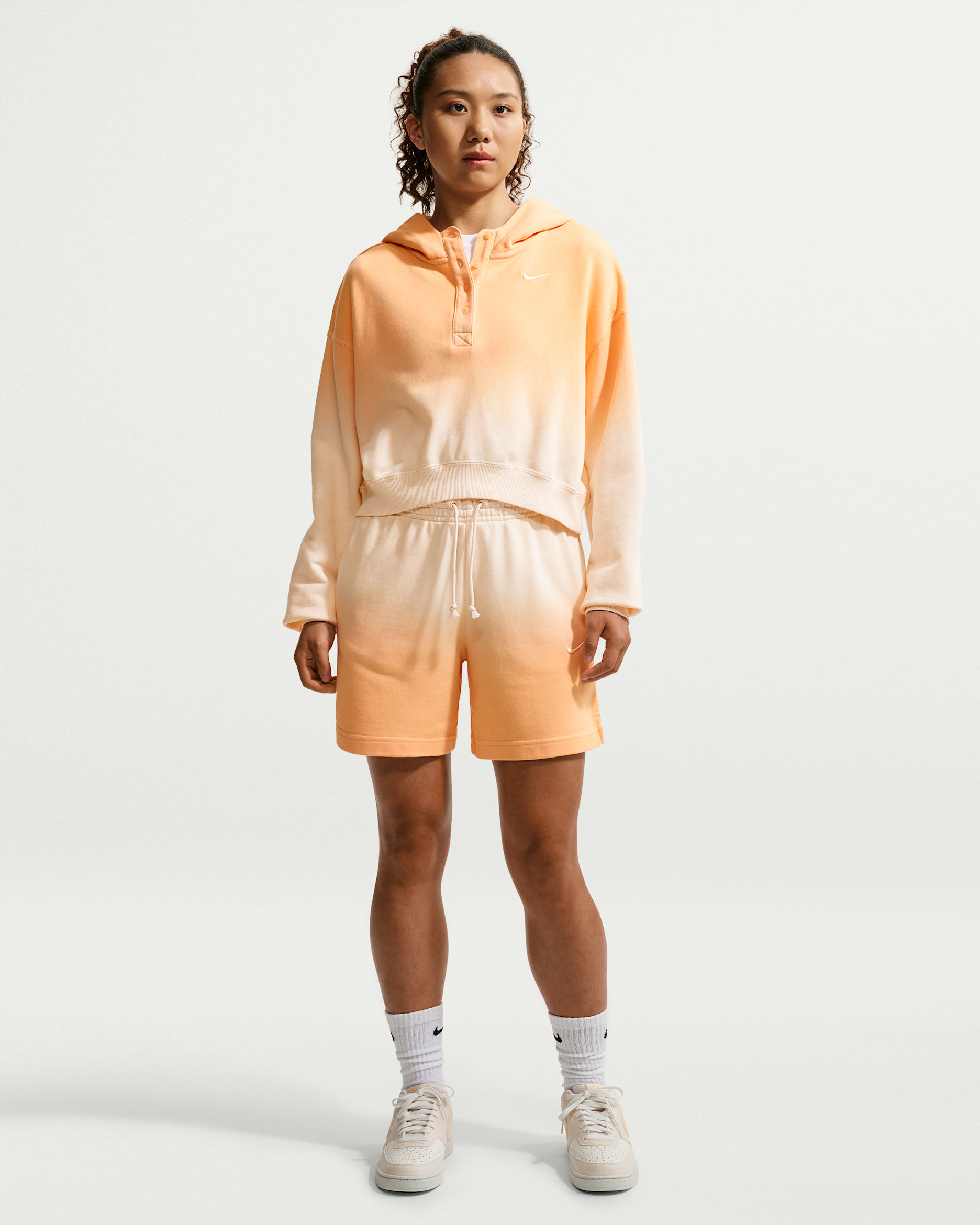 Nike Sportswear Phoenix Fleece Women's Mid-Rise Shorts - Chalk/Ice Peach/Ice Peach