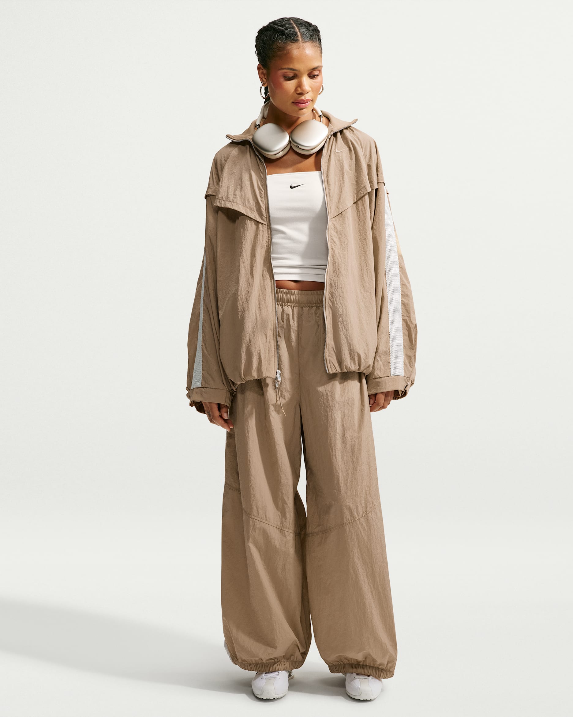 Nike Sportswear Oversize-Balloon-Trainingshose mit hohem Bund (Damen) - Parachute Beige/Sail/Parachute Beige