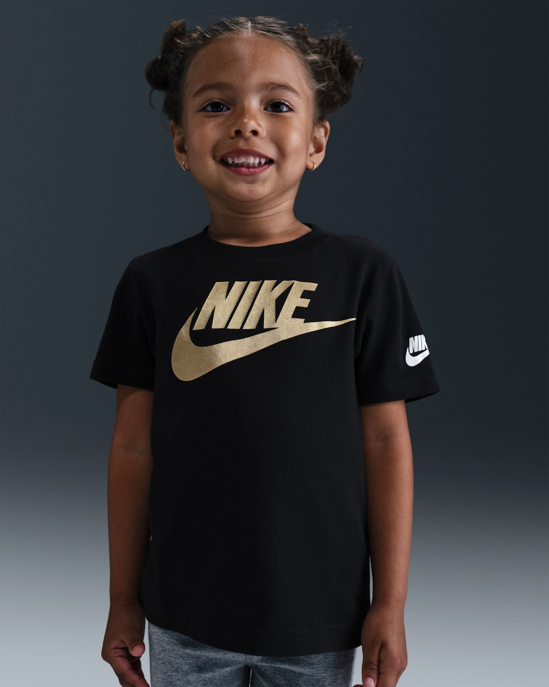 Playera infantil Nike - Negro/Oro metalizado