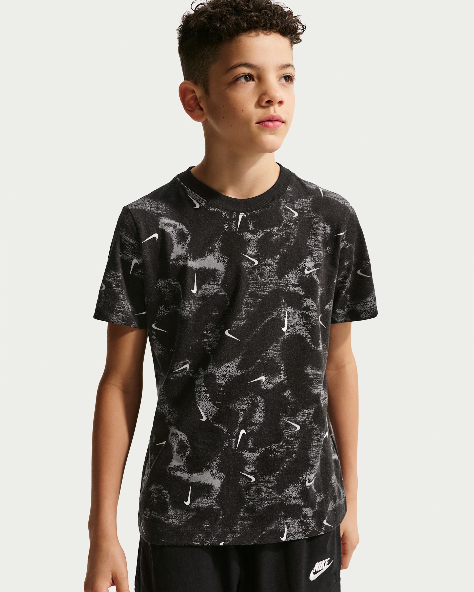 Nike Sportswear Older Kids' T-Shirt - Black/White