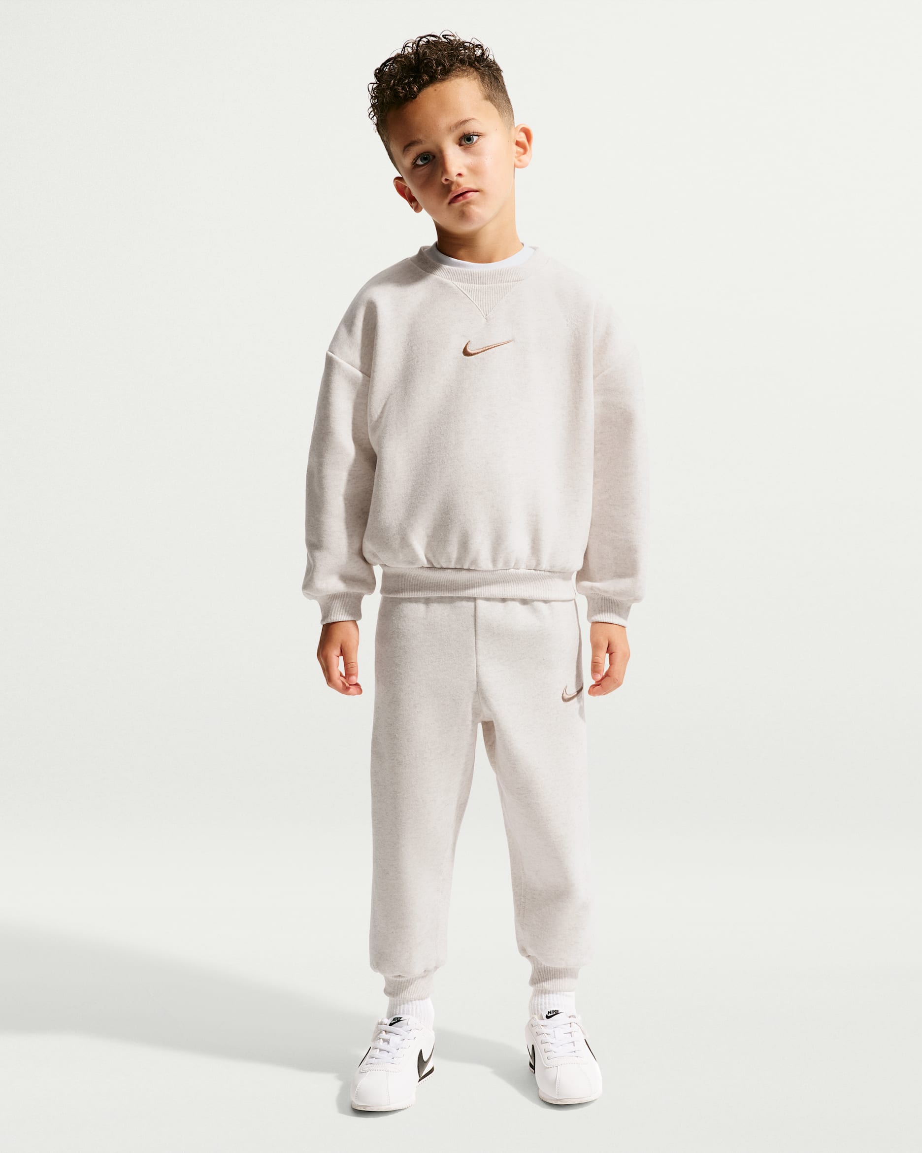 Todelt Nike Essential-crewtrøjesæt i fleece til mindre børn - Pale Ivory