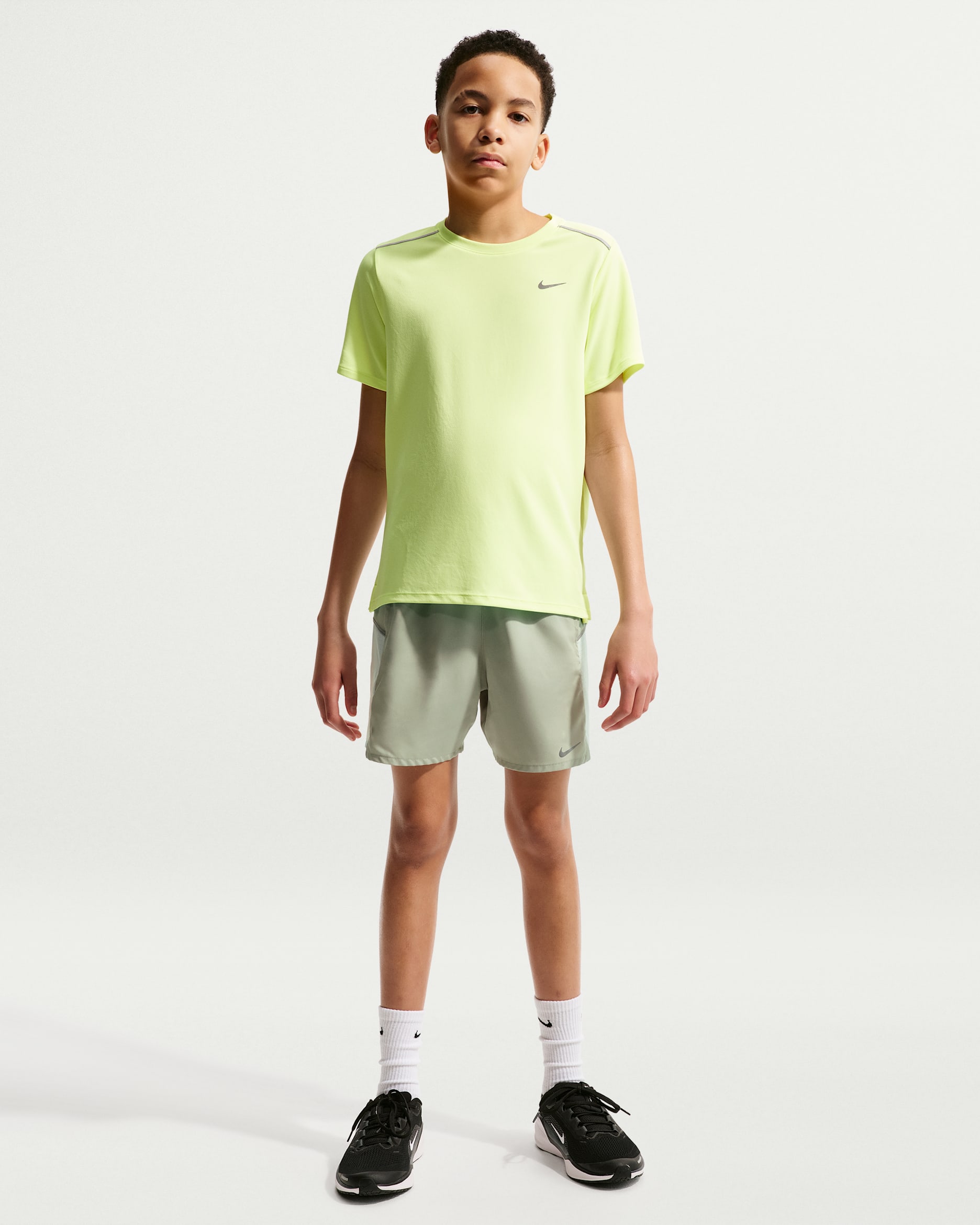 Nike Miler Older Kids' Dri-FIT Training Shorts - Spruce Fog/Barely Green