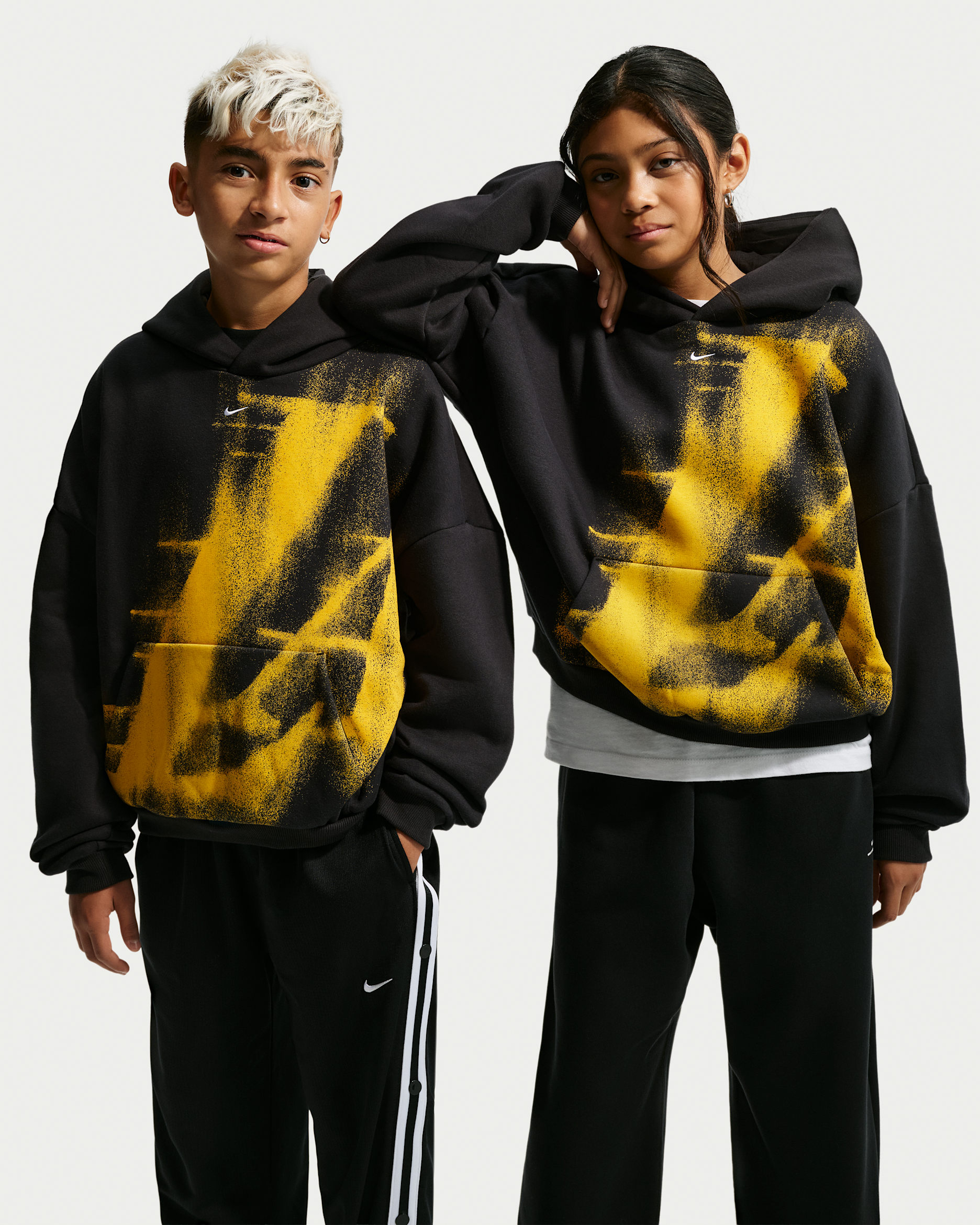 Los Angeles Lakers Big Kids' Nike Basketball Hoodie - Black