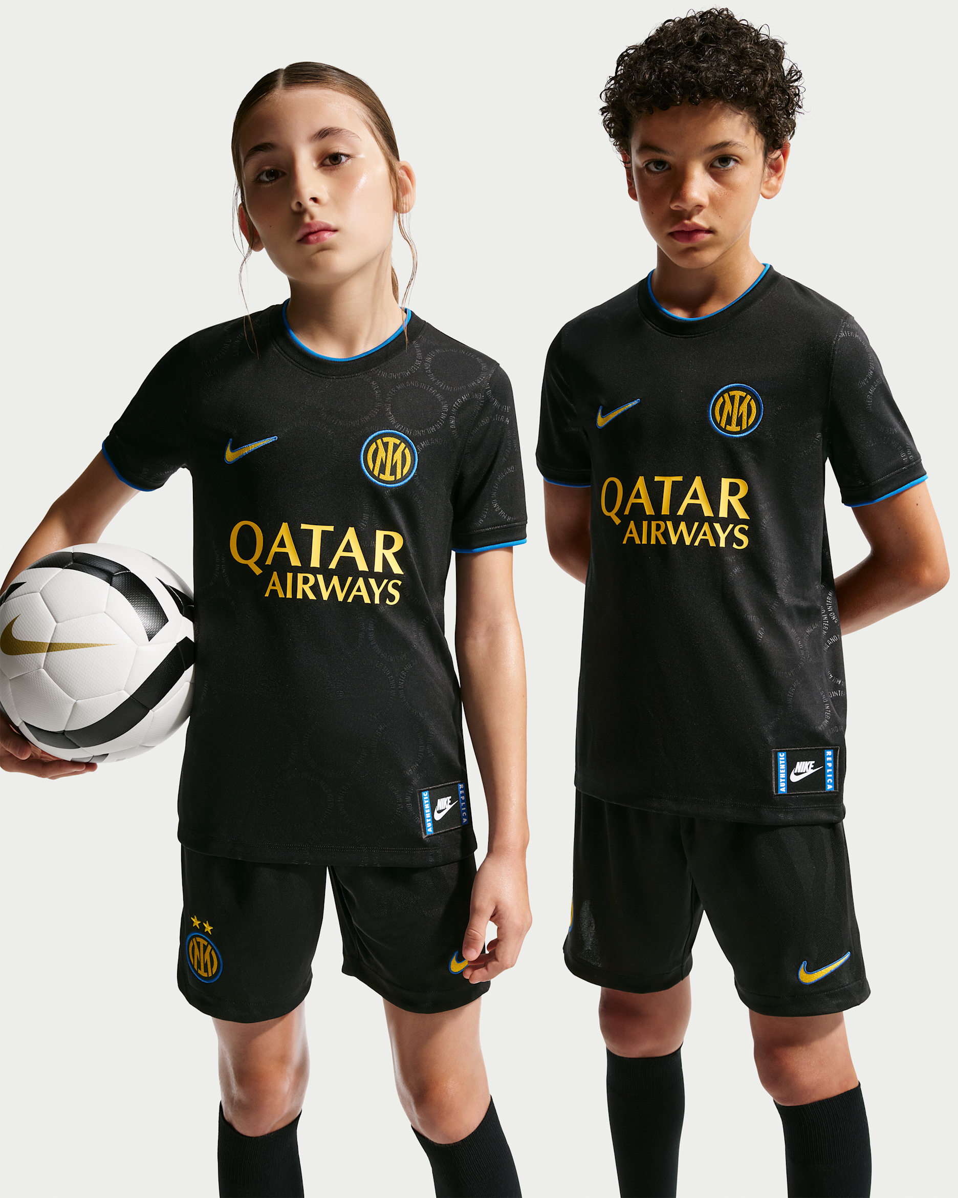Tercera equipació Inter de Milà Part superior de futbol per a abans del partit Nike Dri-FIT - Nen/a - Negre/Blue Spark/Tour Yellow