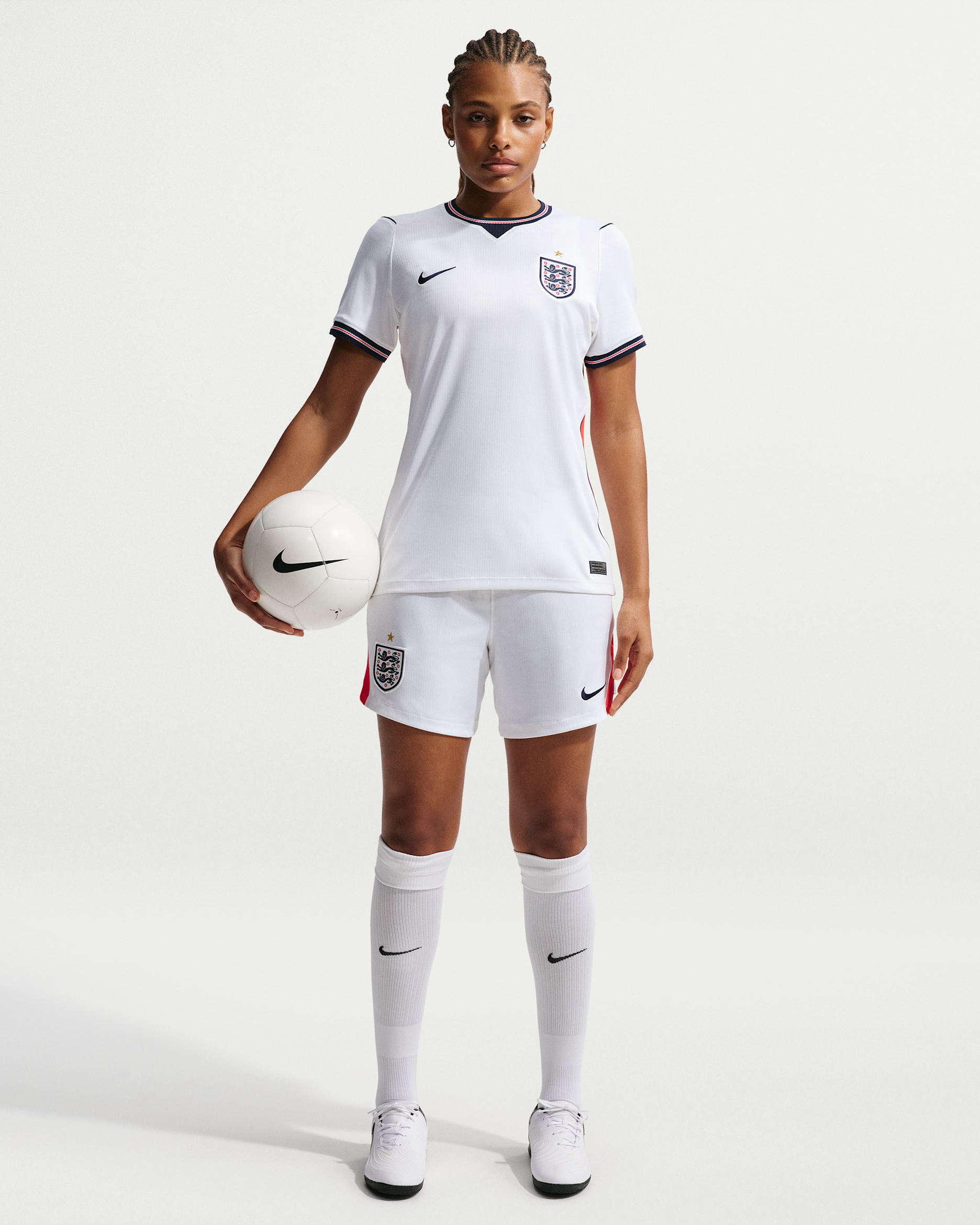 Short de foot Replica Nike Dri-FIT Angleterre 2026 Stadium Domicile pour femme - Blanc/Speed Red/Obsidian/Obsidian