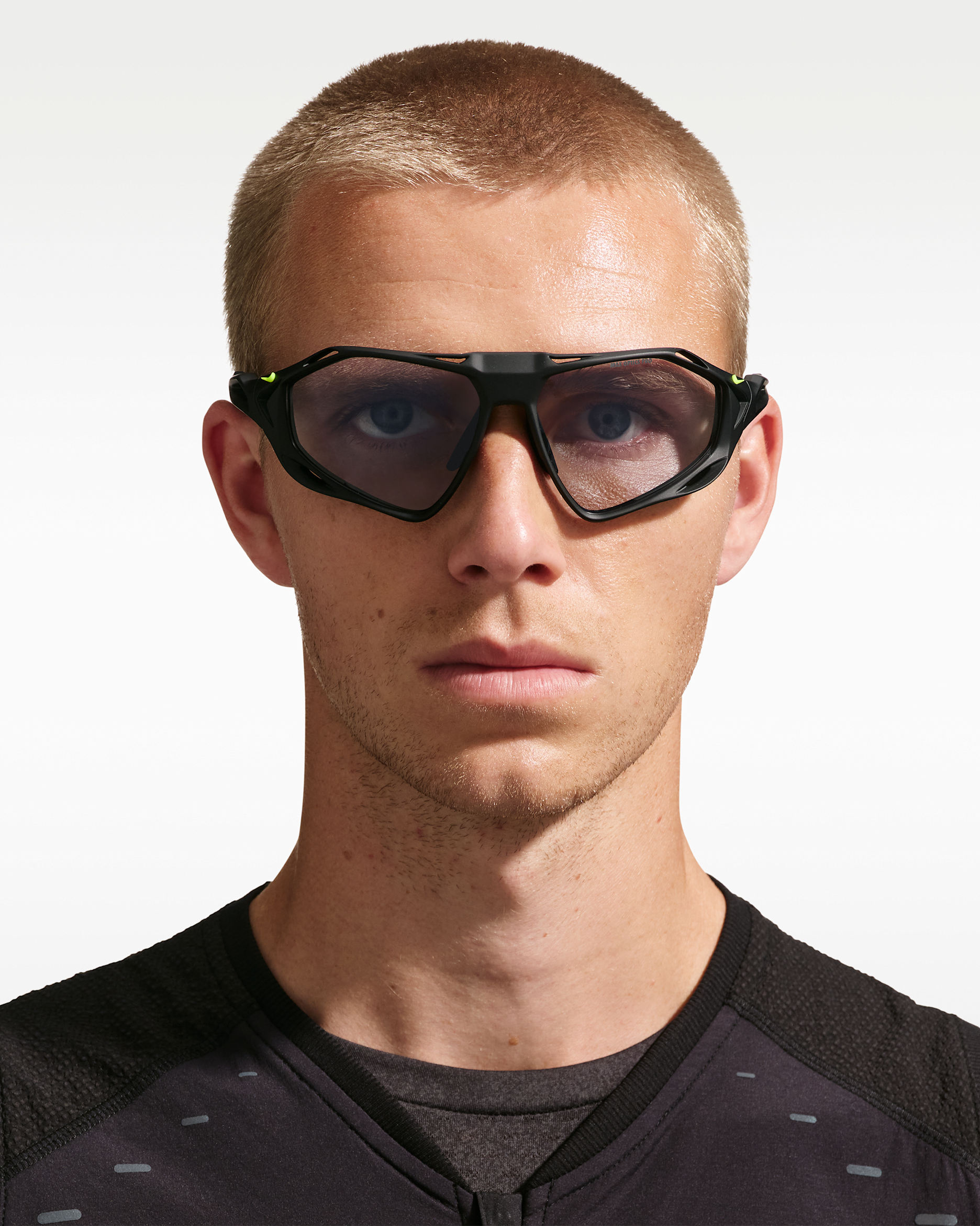 Nike Zeus Rise Photochromic Sunglasses - Black/Wolf Grey