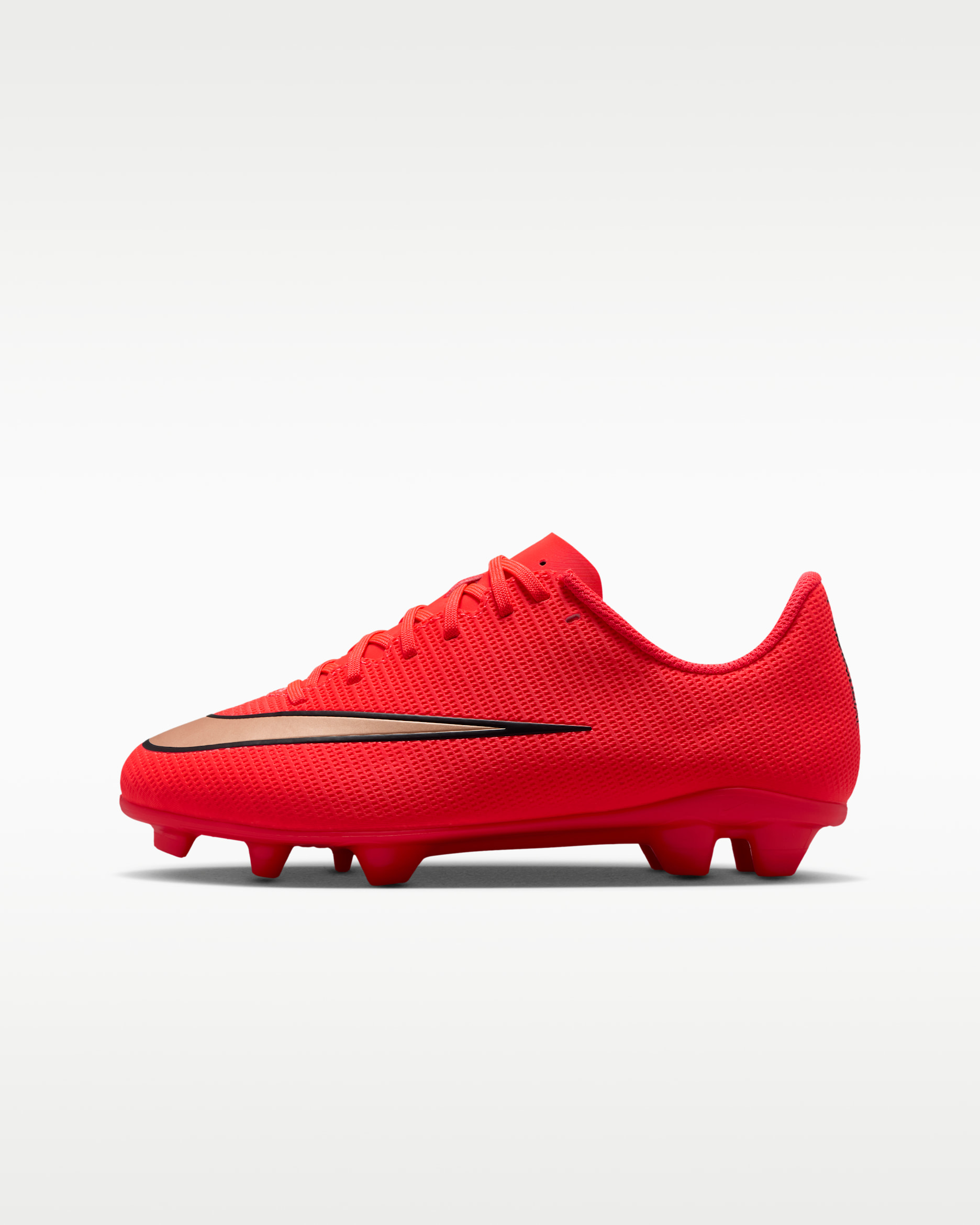 Tacos de futbol para terrenos múltiples de corte low para niños grandes Nike Jr. Mercurial Vapor 17 Club - Carmesí brillante/Difuso