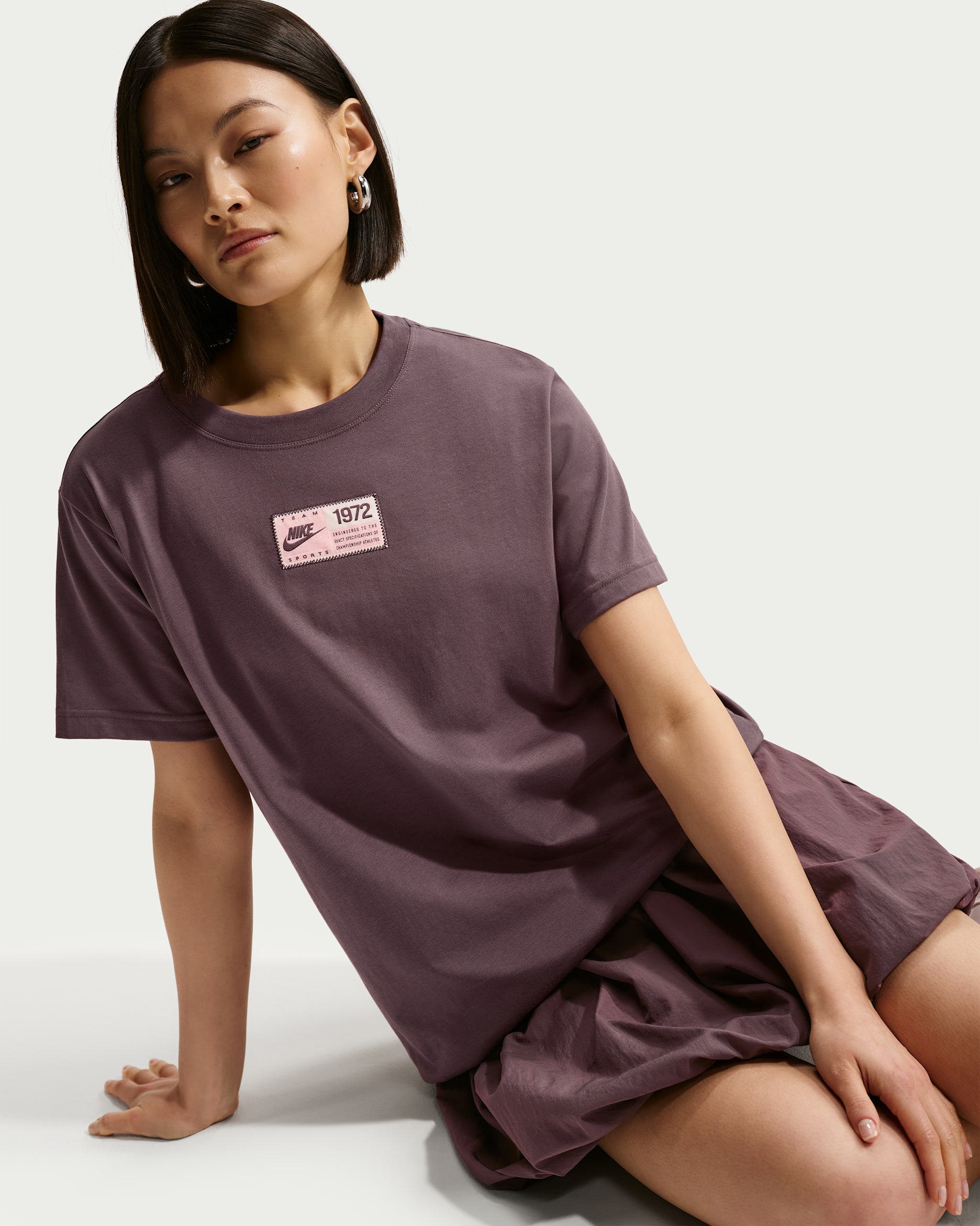 Nike Sportswear Classic Women's Oversized T-Shirt - Tattoo