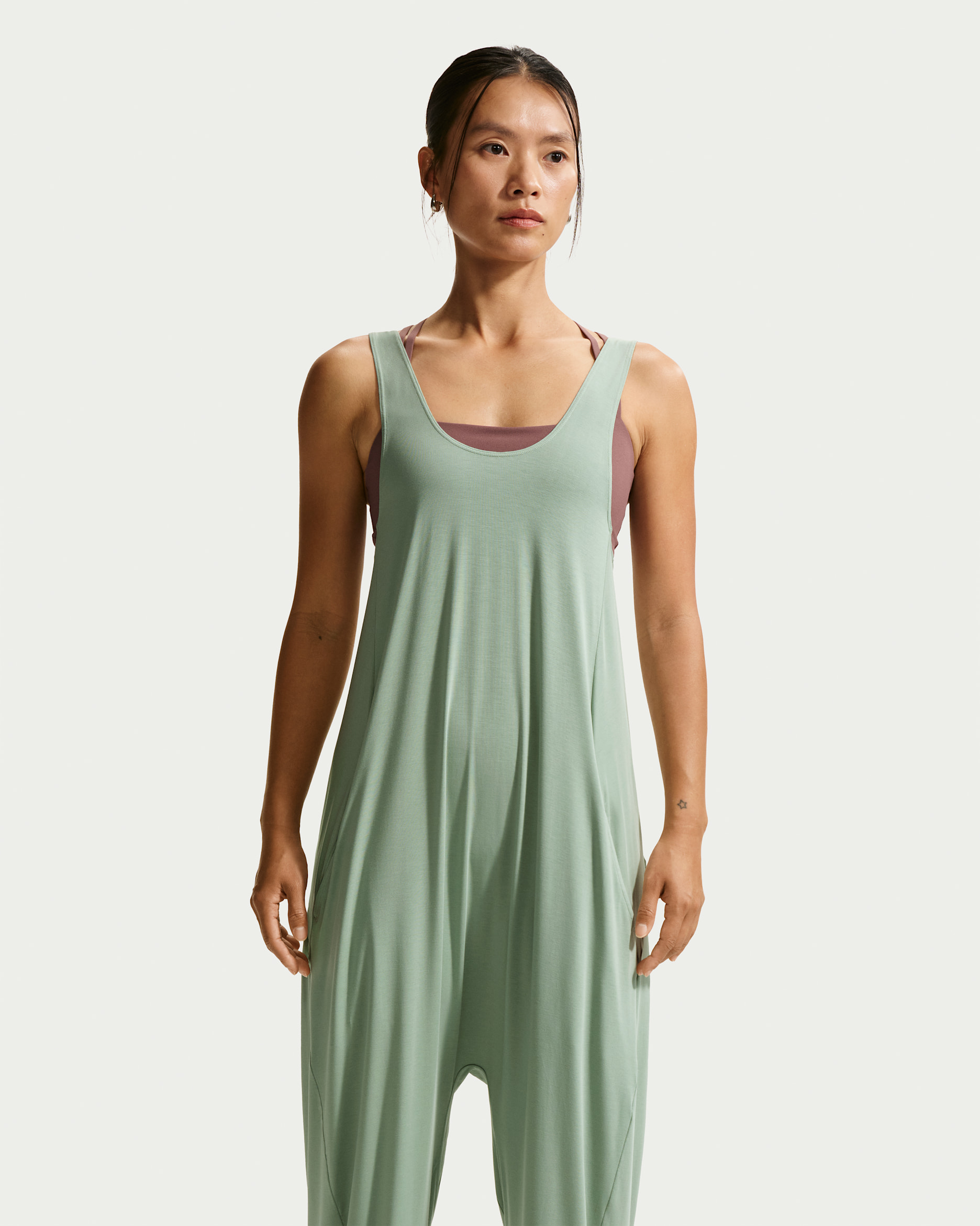 ナイキ ゼンビー ウィメンズ ジャンプスーツ - スチーム/ホワイト