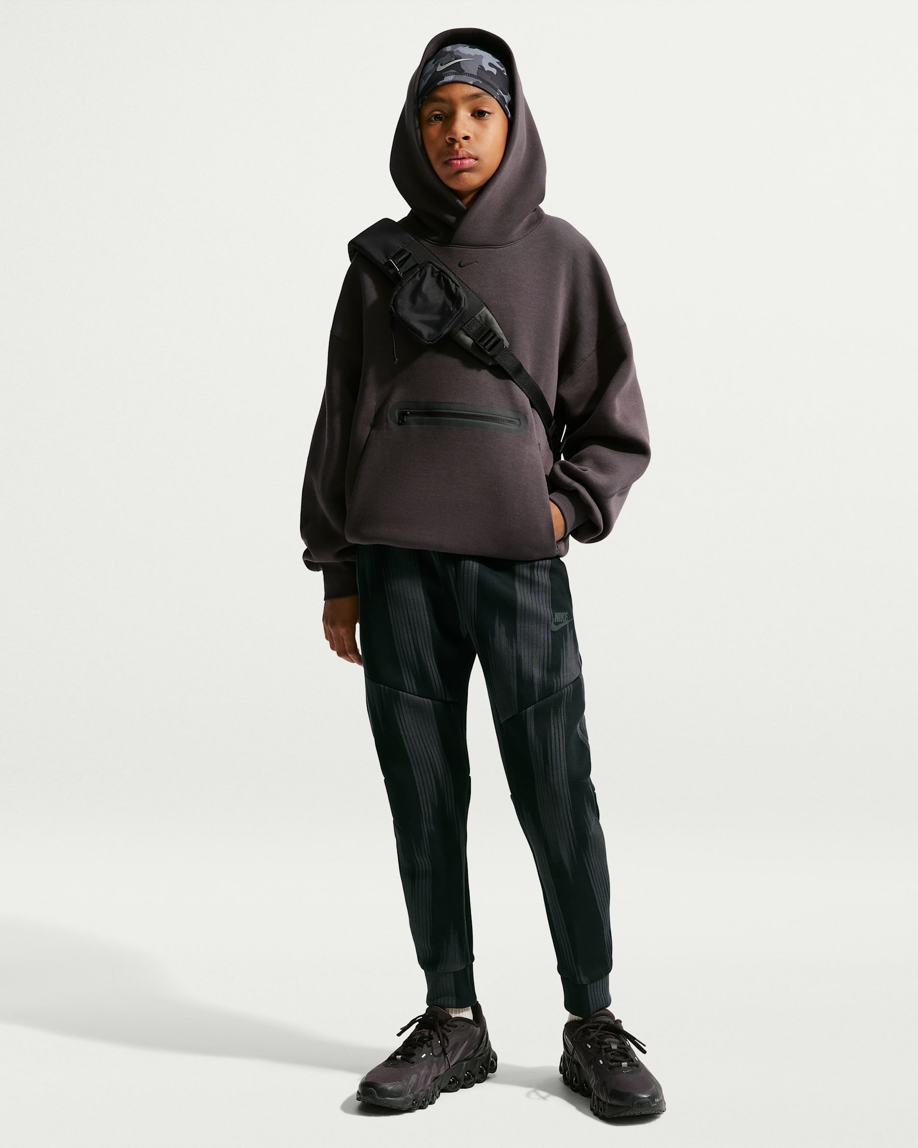 Nike Tech Fleece Older Kids' (Boys') Joggers - Black/Black/Black