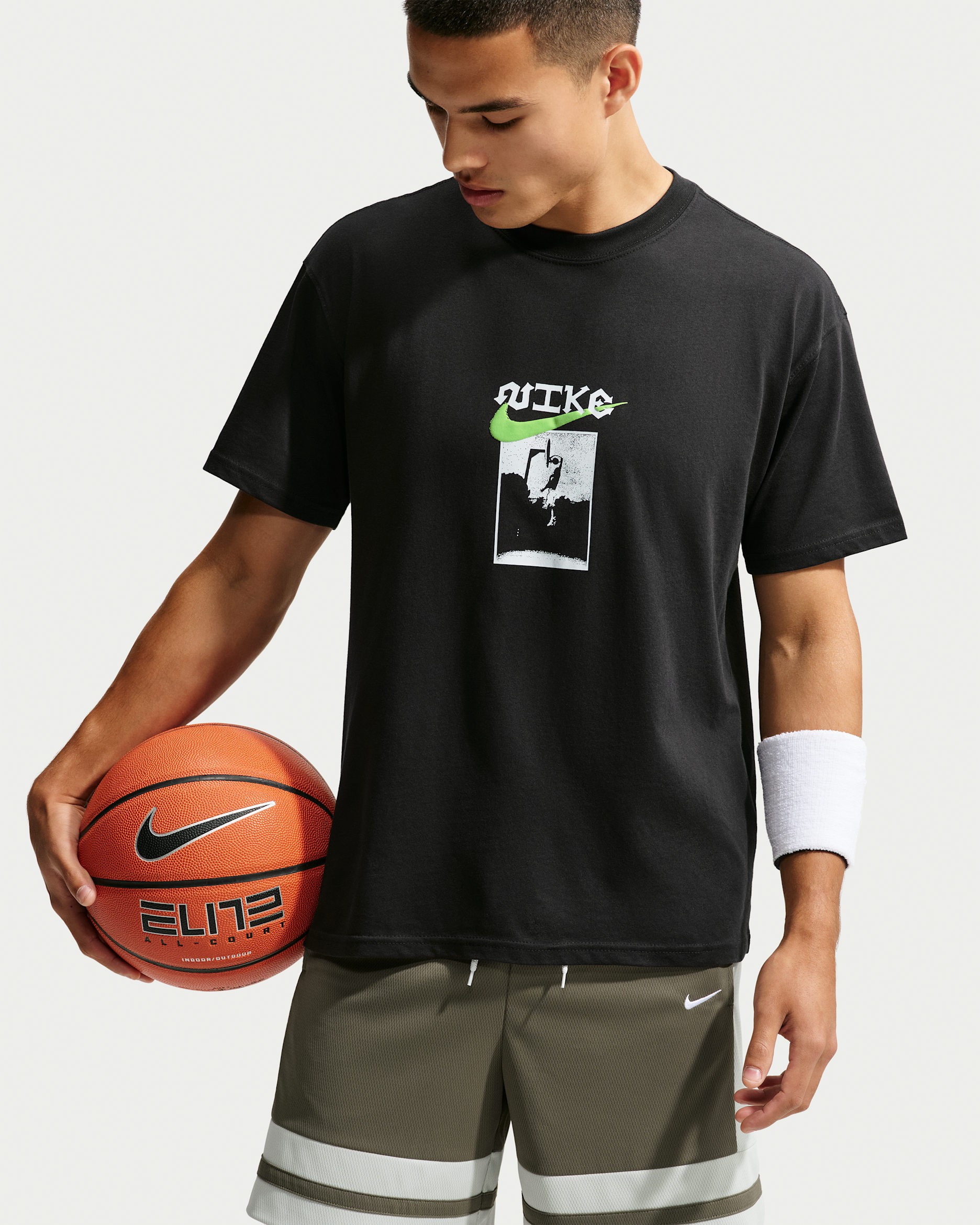 Nike Men's Basketball T-Shirt - Black