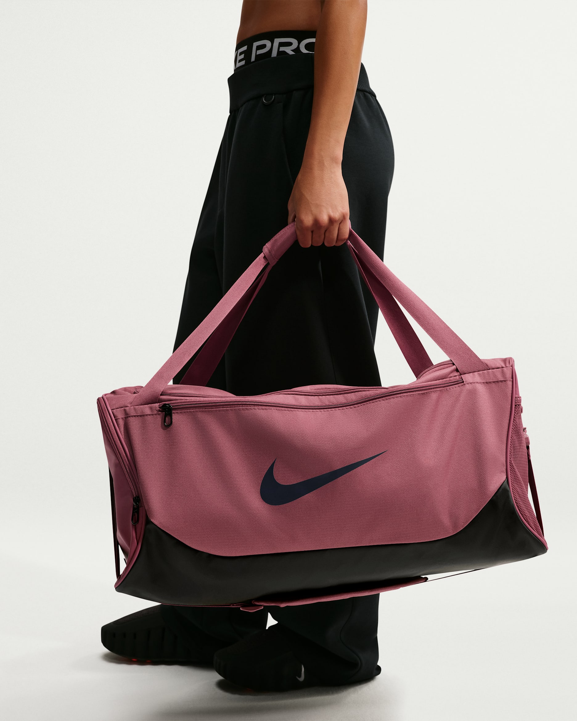 Nike Brasilia Training Duffel Bag (Medium, 60L) - Pink Smoke/Black/Gridiron