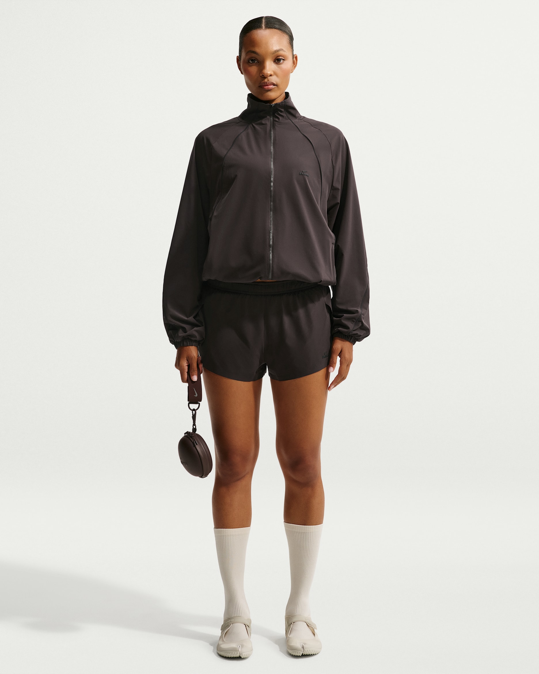 NikeSKIMS Stretch Nylon Laufshorts (Damen) - NSKM Dark Roast