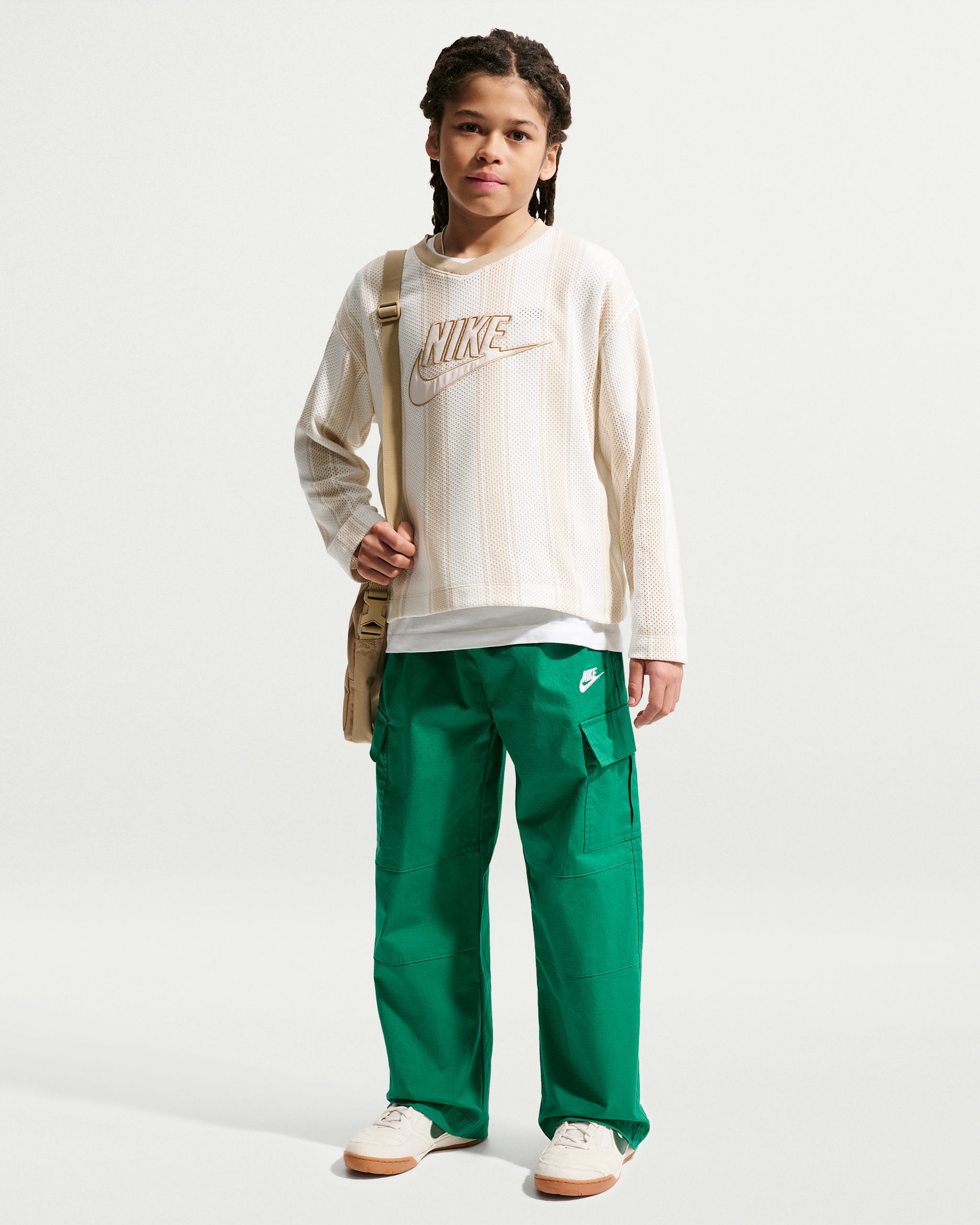 Pants cargo de tejido Woven para niños talla grande Nike Sportswear Club - Malaquita/Blanco