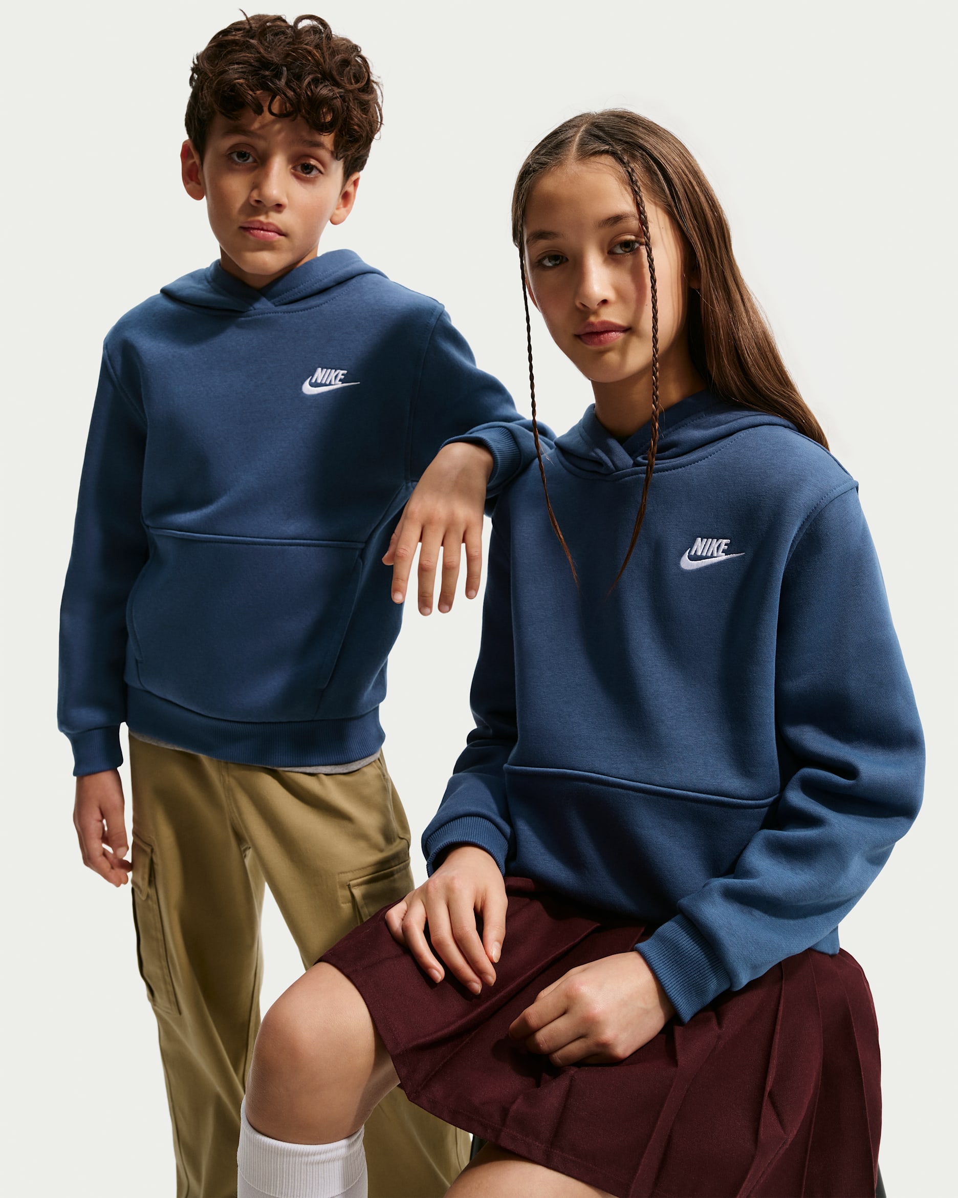 Mikina Nike Sportswear Club Fleece s kapucí pro větší děti - Mystic Navy/Bílá