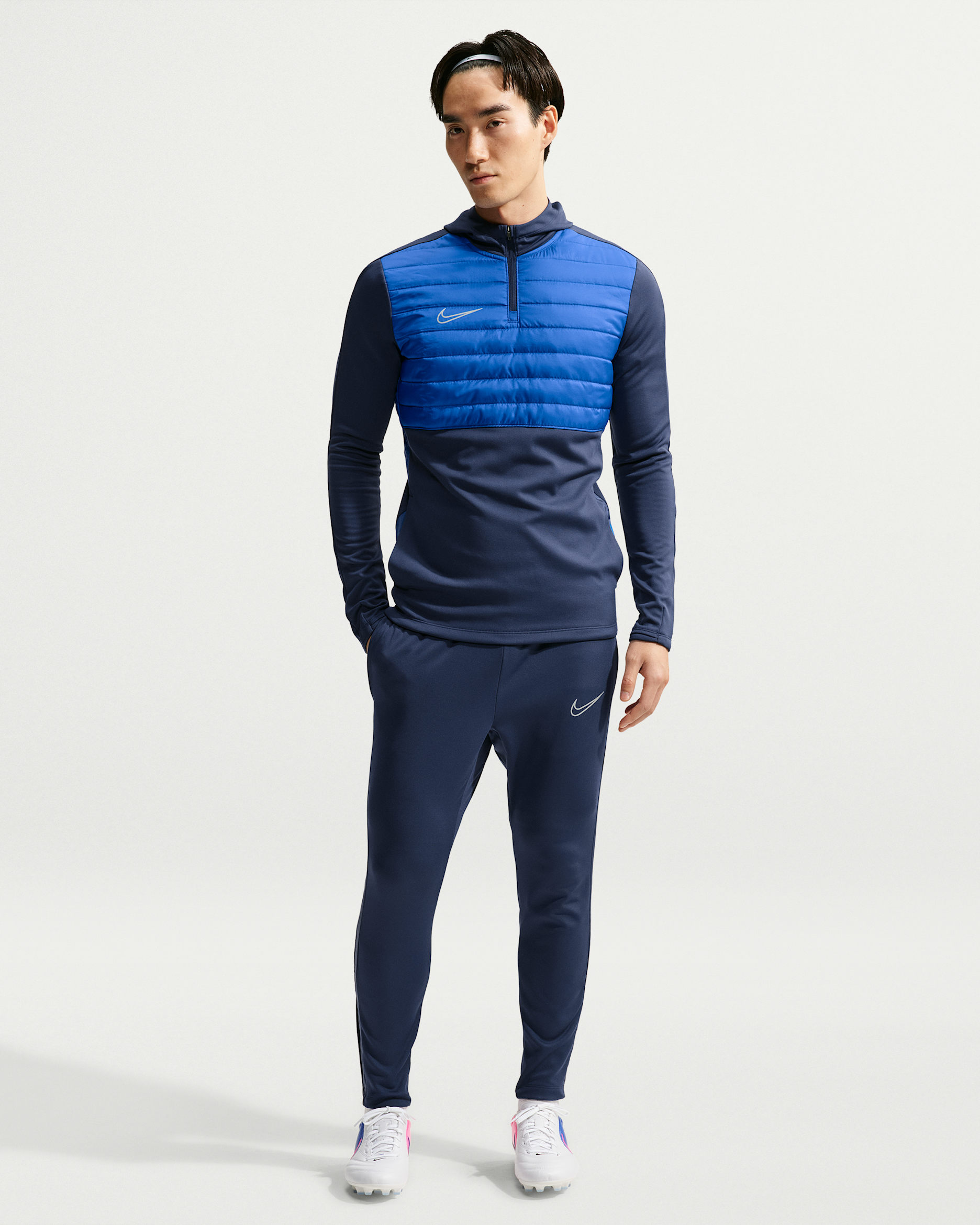 Nike Academy Winter Warrior Men's Therma-FIT Football Pants - Midnight Navy/Game Royal