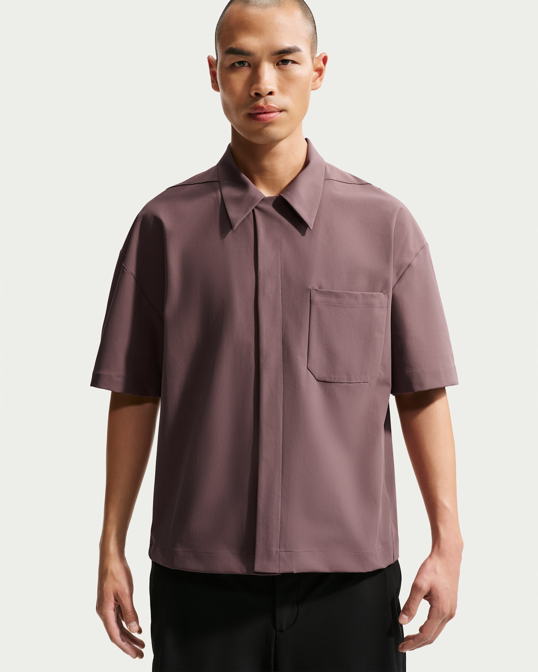 ナイキ 24.7 PerfectStretch メンズ Dri-FIT UV ボタンアップシャツ - タトゥー/ブラック/バーガンディクラッシュ