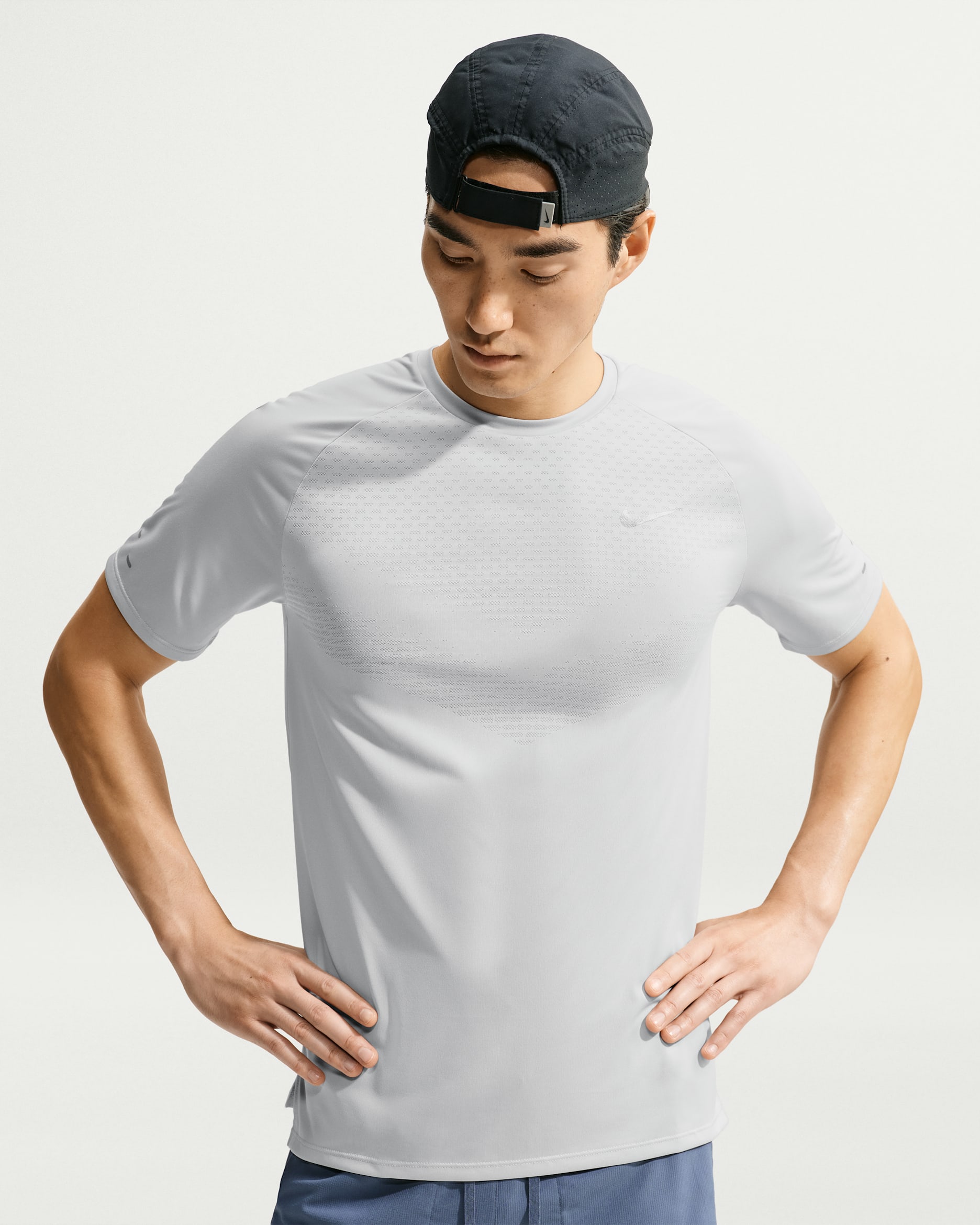 Nike Stride 男款 Dri-FIT ADV 短袖跑步上衣 - Grey Fog