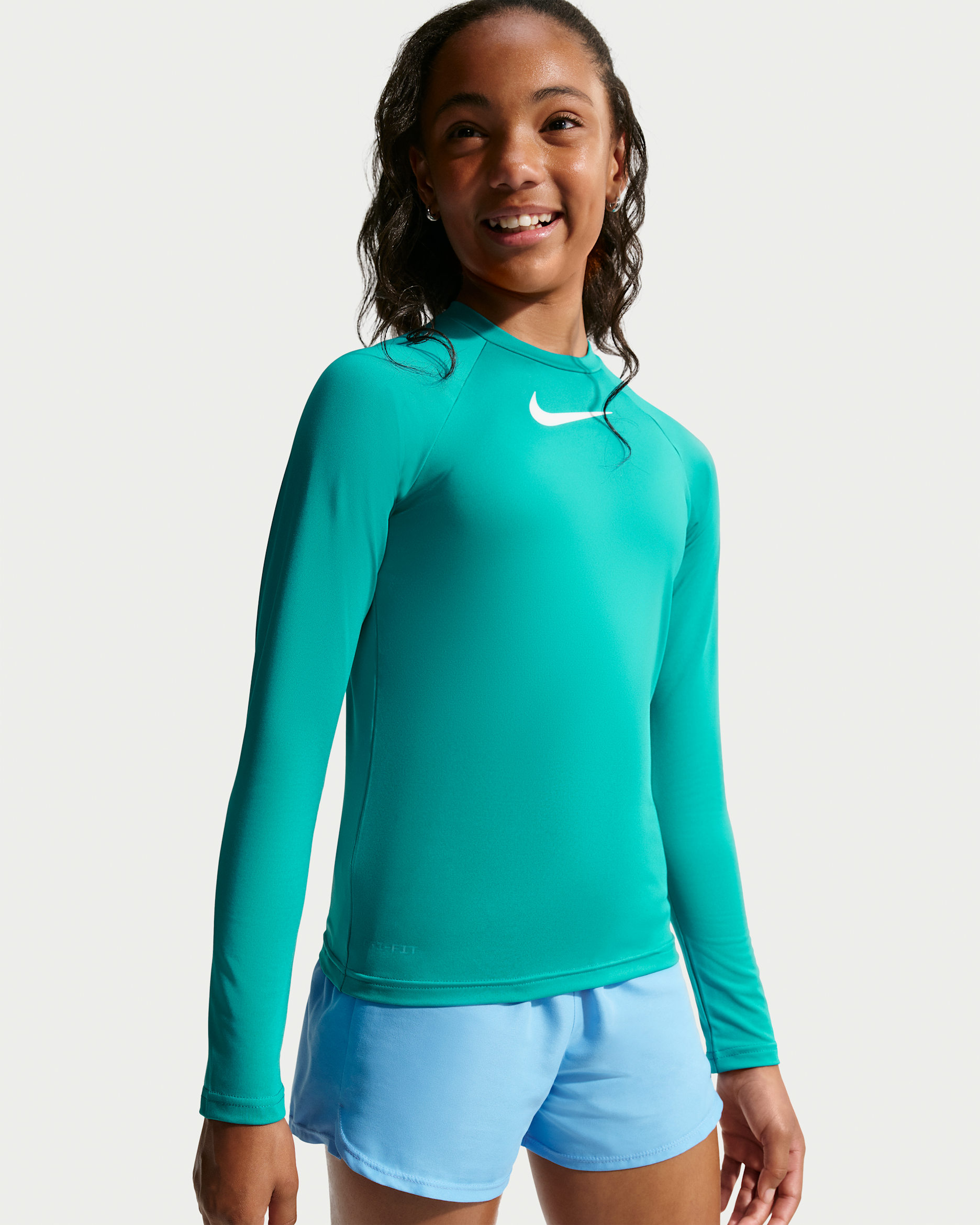 Playera de manga larga Dri-FIT UV para niña talla grande Nike Swim Hydroguard - Energía