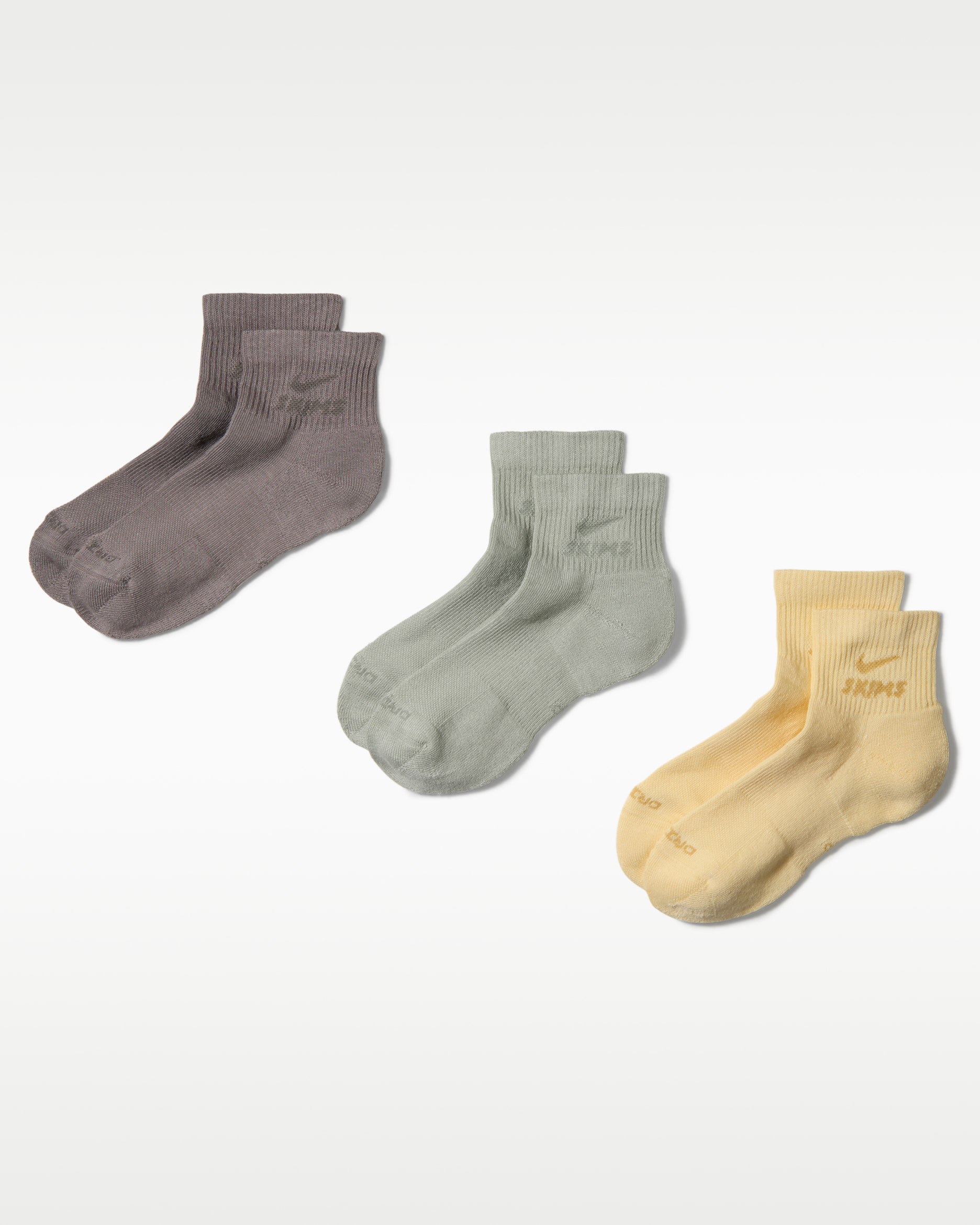 NikeSKIMS Dri-FIT-kvartstrømper (3 par) - multifarvet