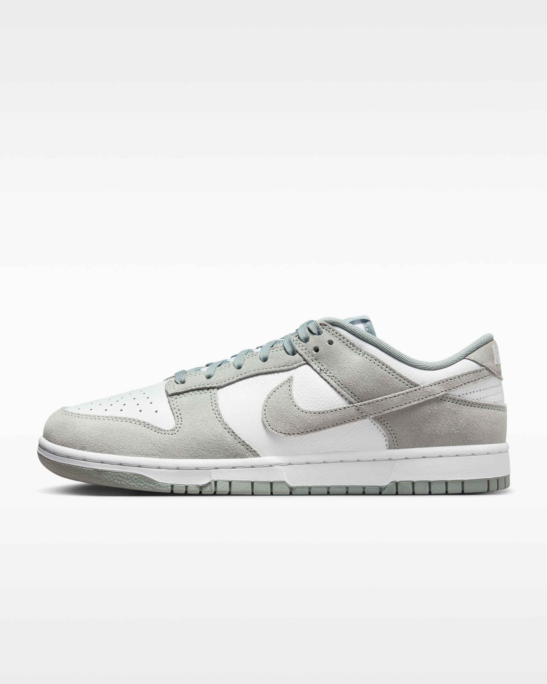 Nike Dunk Low Retro SE Leather/Suede Men's Shoes - White/Light Pumice