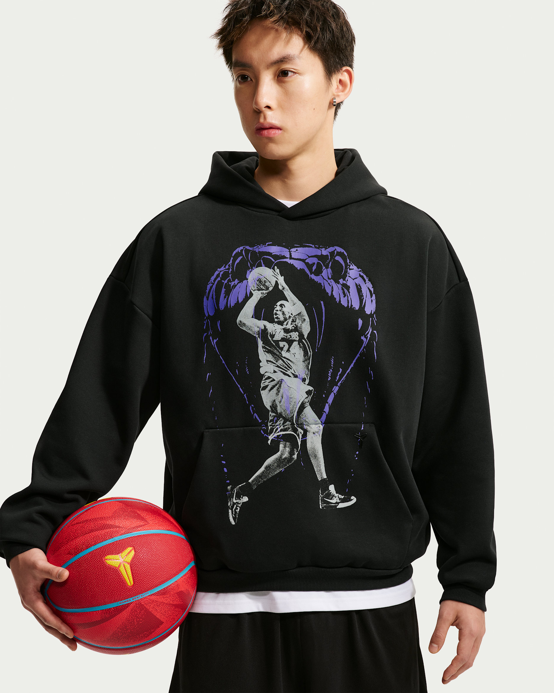 Kobe Nike Standard Issue Men's Nike Therma-FIT Basketball Hoodie - Black