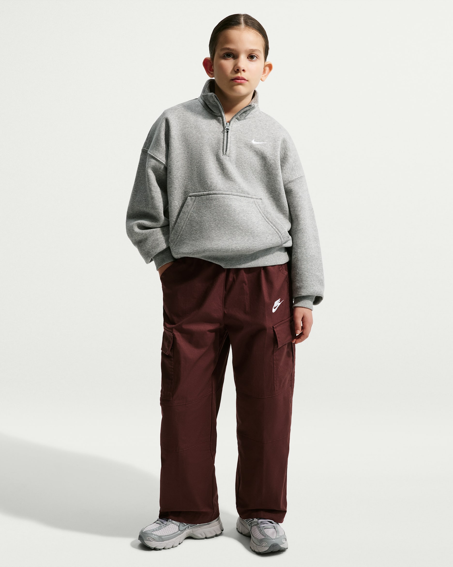 Pants cargo de tejido Woven para niños talla grande Nike Sportswear Club - Dátil místico/Blanco