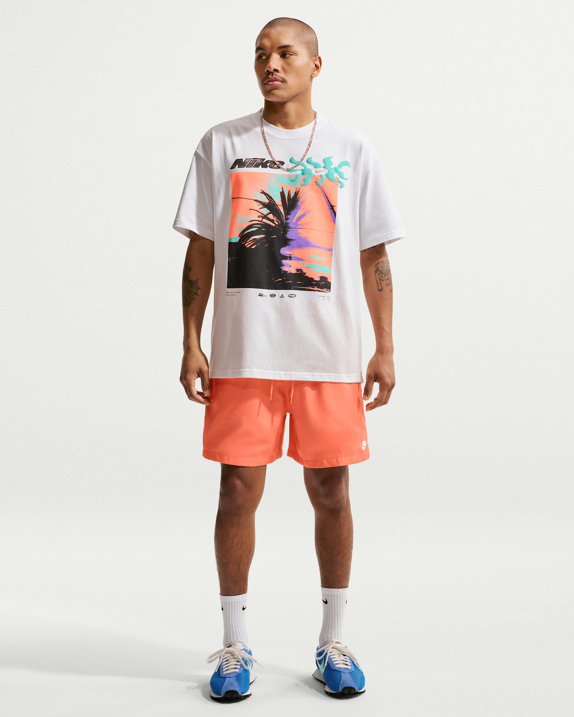 Nike Club Men's Woven Flow Shorts - Orange Frost/White