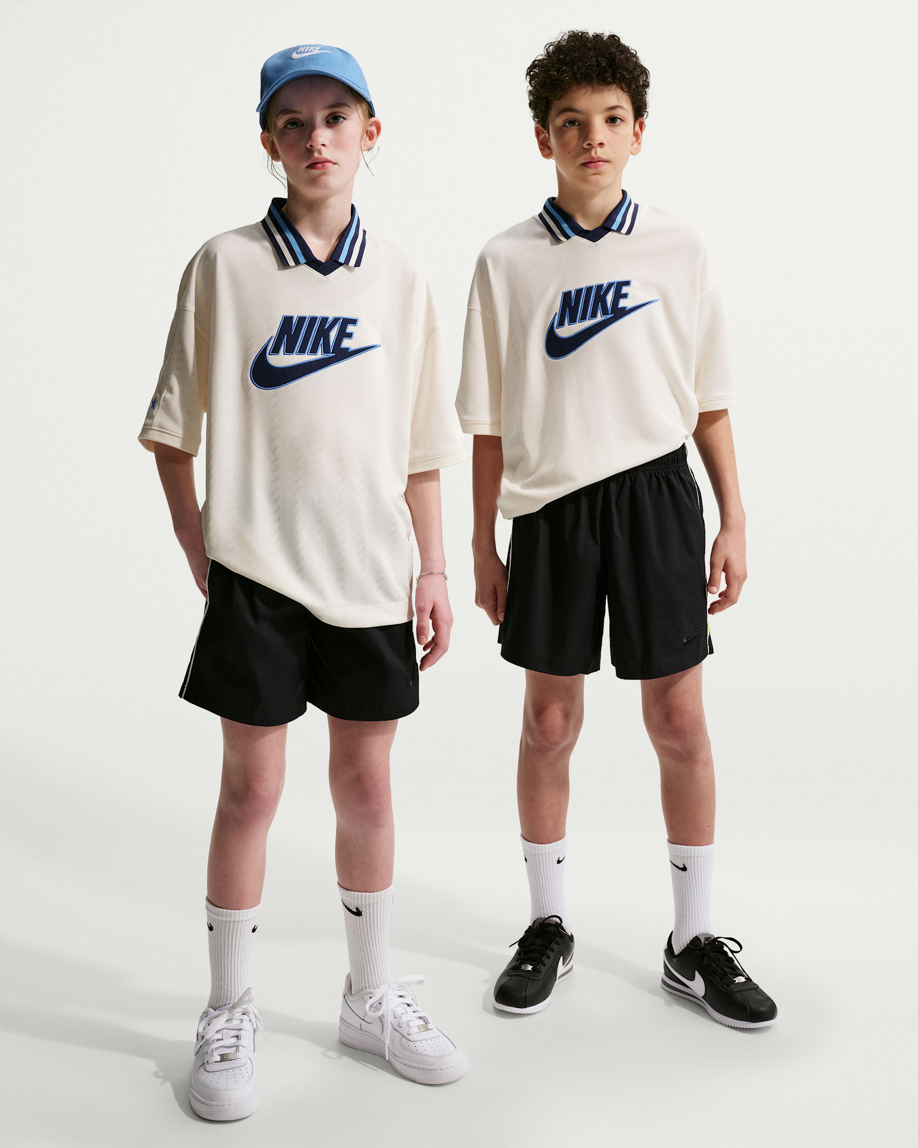 Nike Sportswear Older Kids' Woven Shorts - Black/Black/White/Black