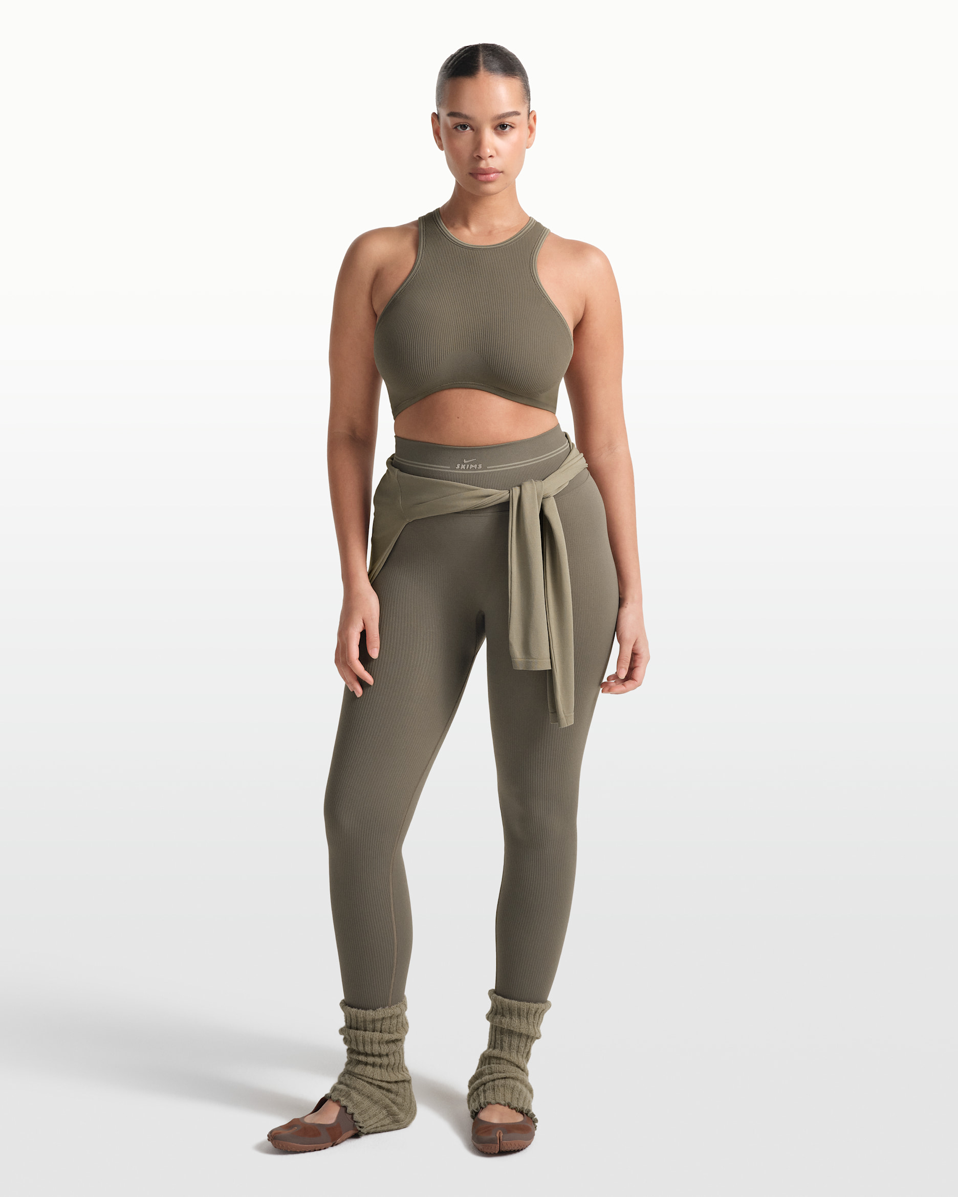 NikeSKIMS Ribbed Seamless Women's High-Waisted 26" Leggings - NSKM DSTY OK MS/NSKM DUNE