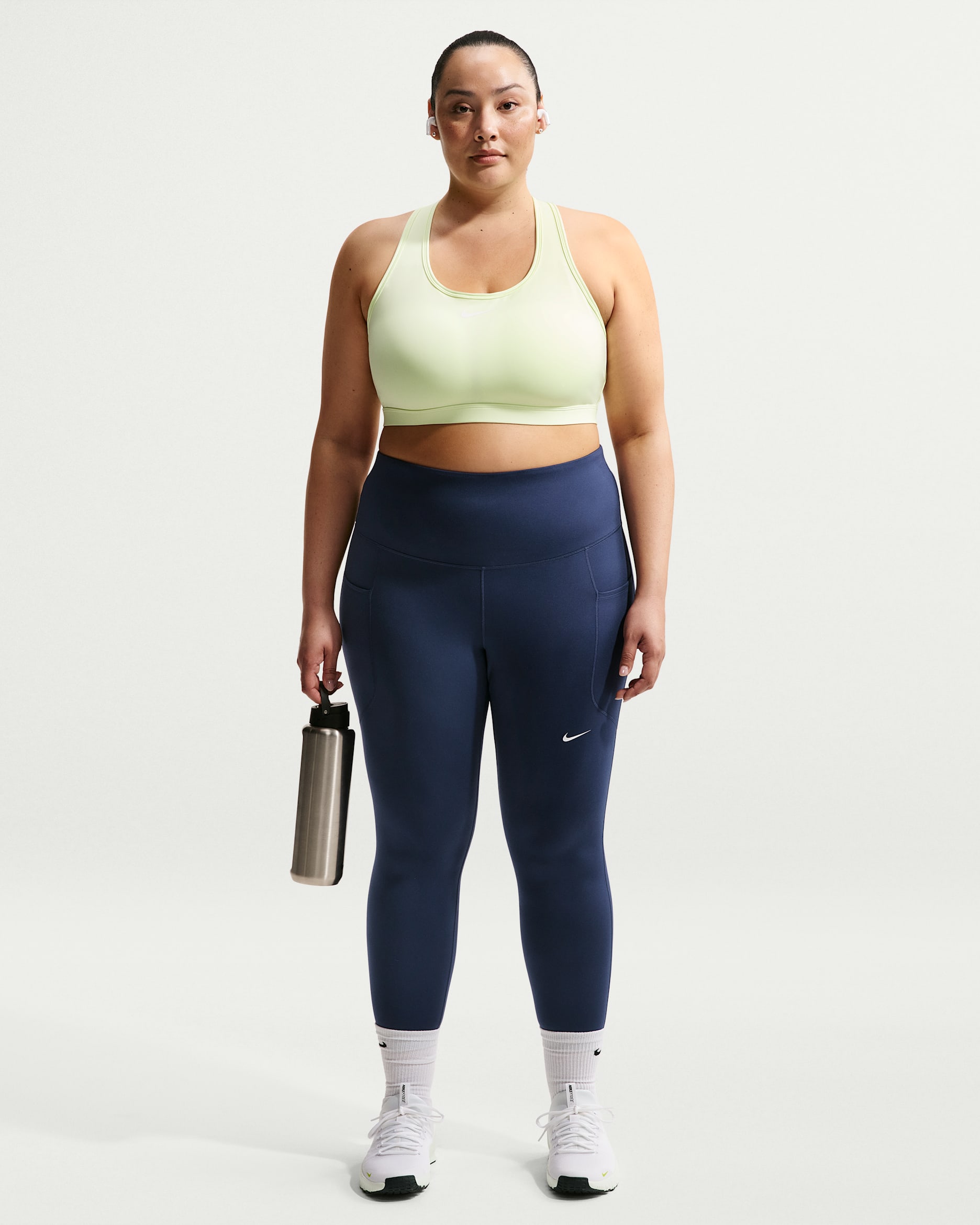 Leggings de tiro alto de 7/8 con bolsillos para mujer (talla grande) Nike One - Azul marino medianoche/Blanco