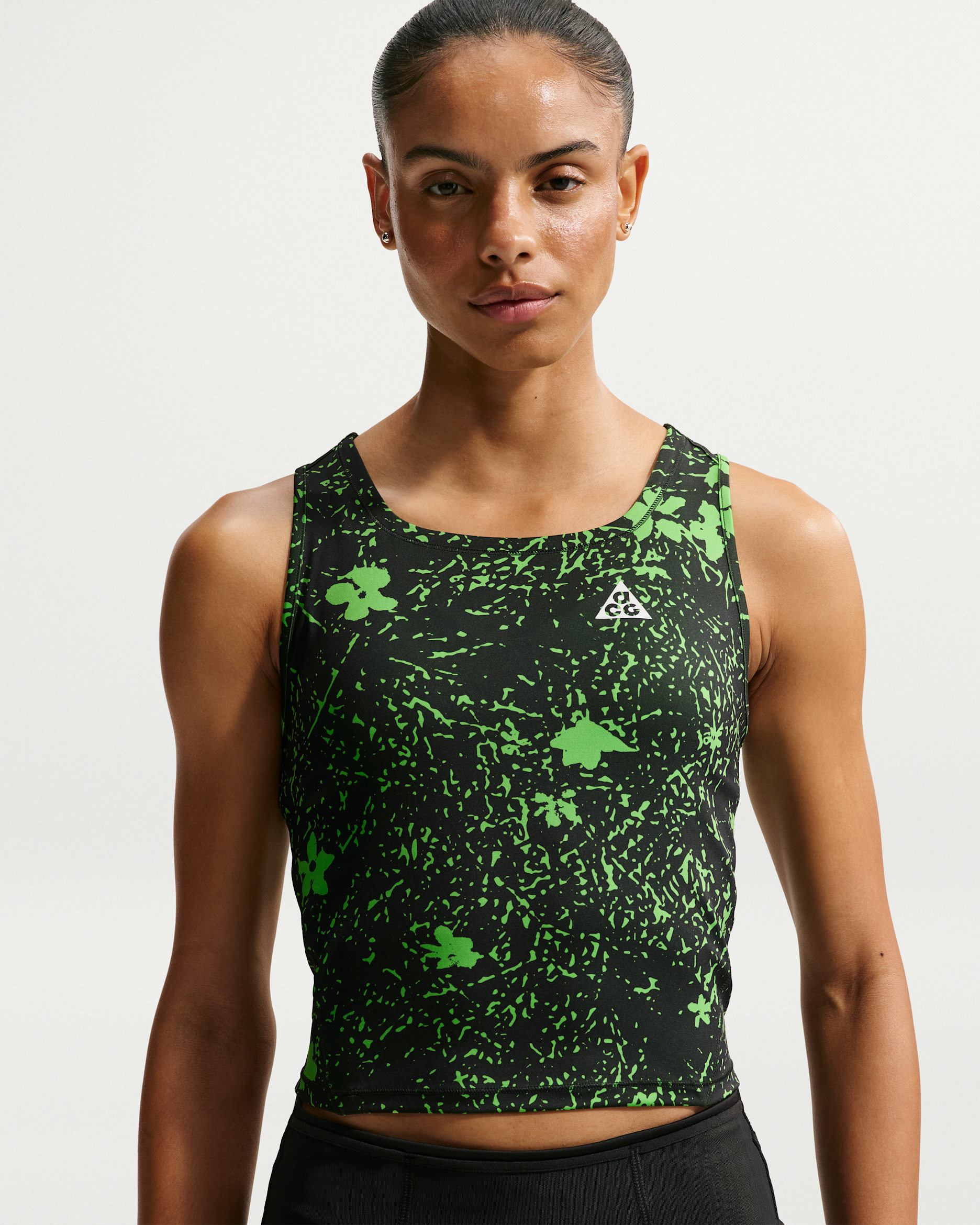 Dámské trailové běžecké tílko Nike ACG „Solar Chase“ Dri-FIT - Mean Green/Summit White