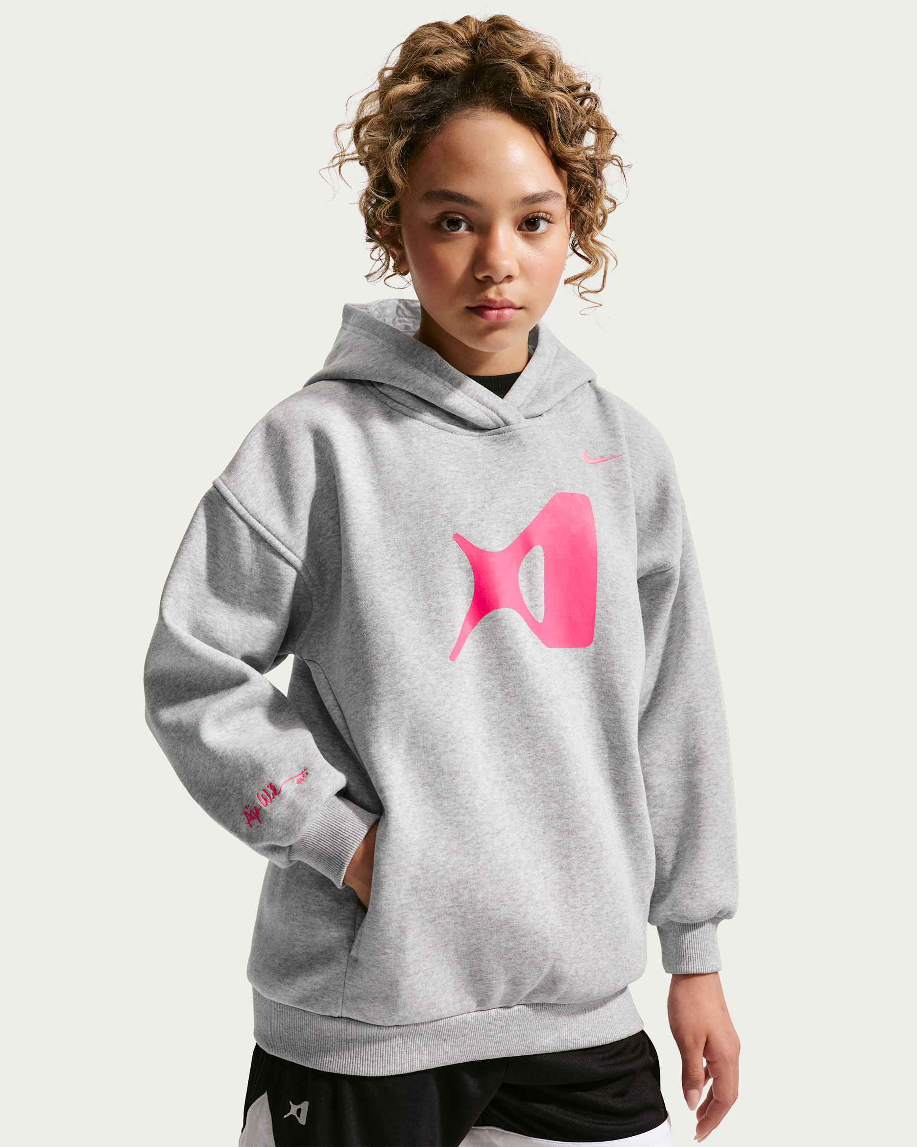 A'ja Wilson Club Fleece Big Kids' Basketball Hoodie - Pure Platinum/Heather/Hyper Pink